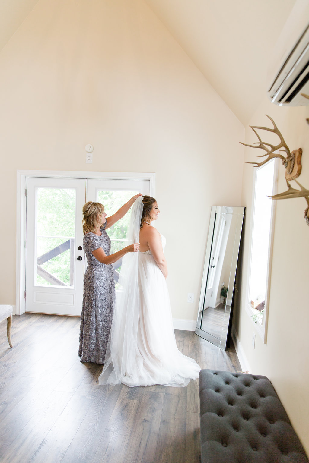 The Barn at Kennedy Farm Wedding - Lizton, Indiana Wedding Venue - Danielle Harris Photography -- Wedding Blog - The Overwhelmed Bride