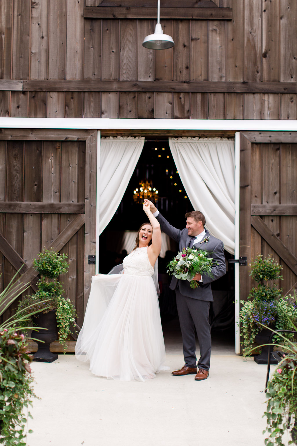 The Barn at Kennedy Farm Wedding - Lizton, Indiana Wedding Venue - Danielle Harris Photography -- Wedding Blog - The Overwhelmed Bride