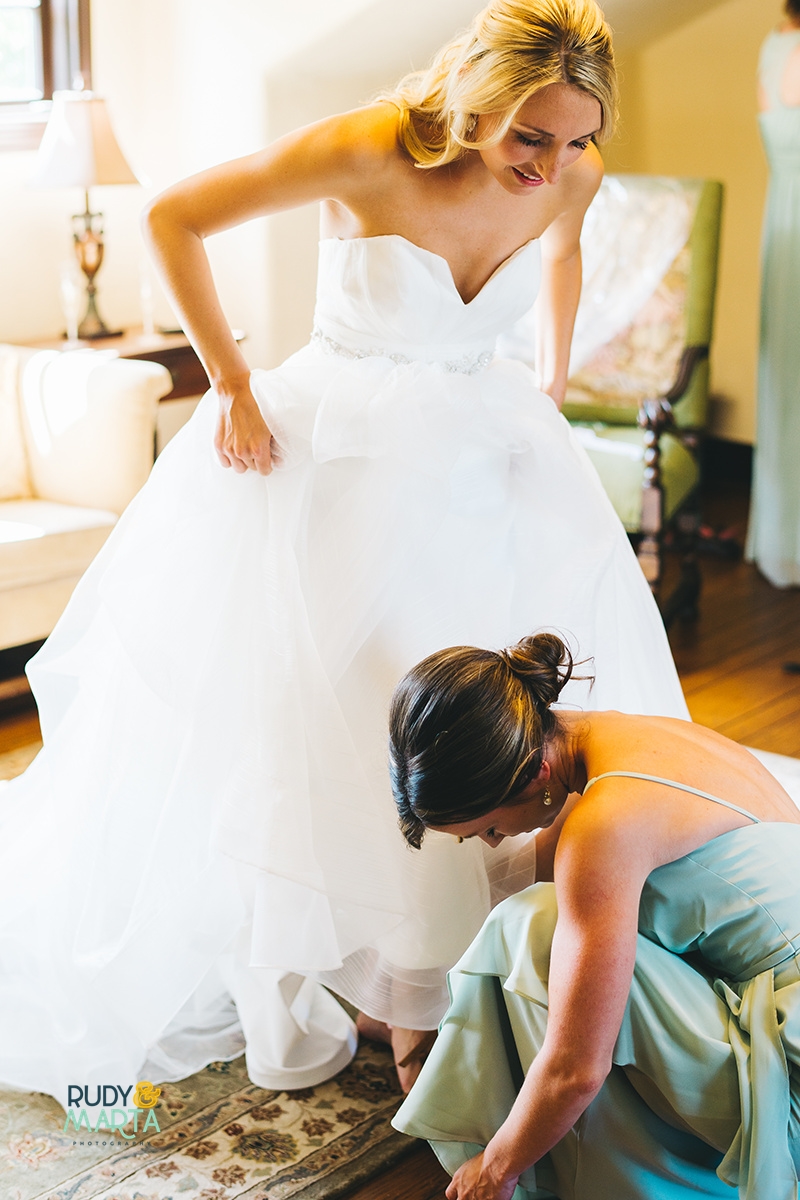 A Mint + White Casa Feliz Wedding - Winter Garden, Florida Wedding -- Wedding Blog - The Overwhelmed Bride