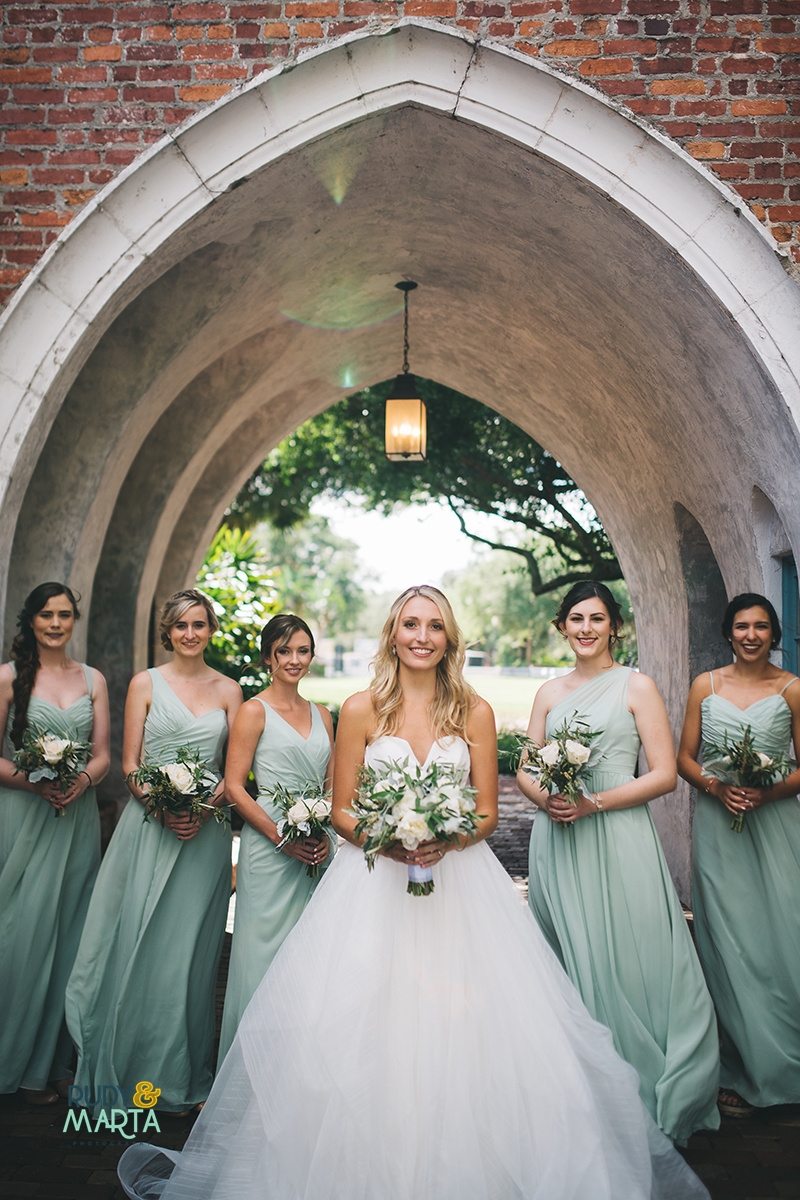 A Mint + White Casa Feliz Wedding - Winter Garden, Florida Wedding -- Wedding Blog - The Overwhelmed Bride