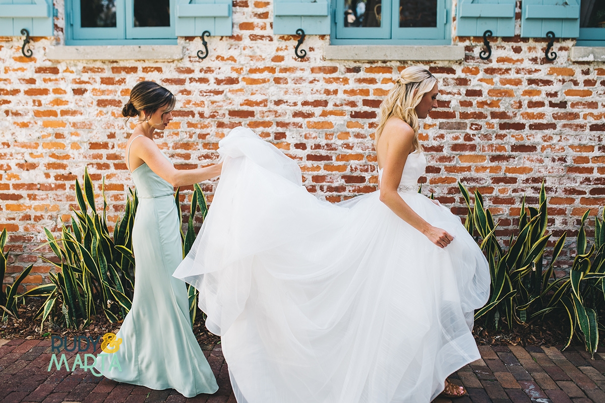 A Mint + White Casa Feliz Wedding - Winter Garden, Florida Wedding -- Wedding Blog - The Overwhelmed Bride