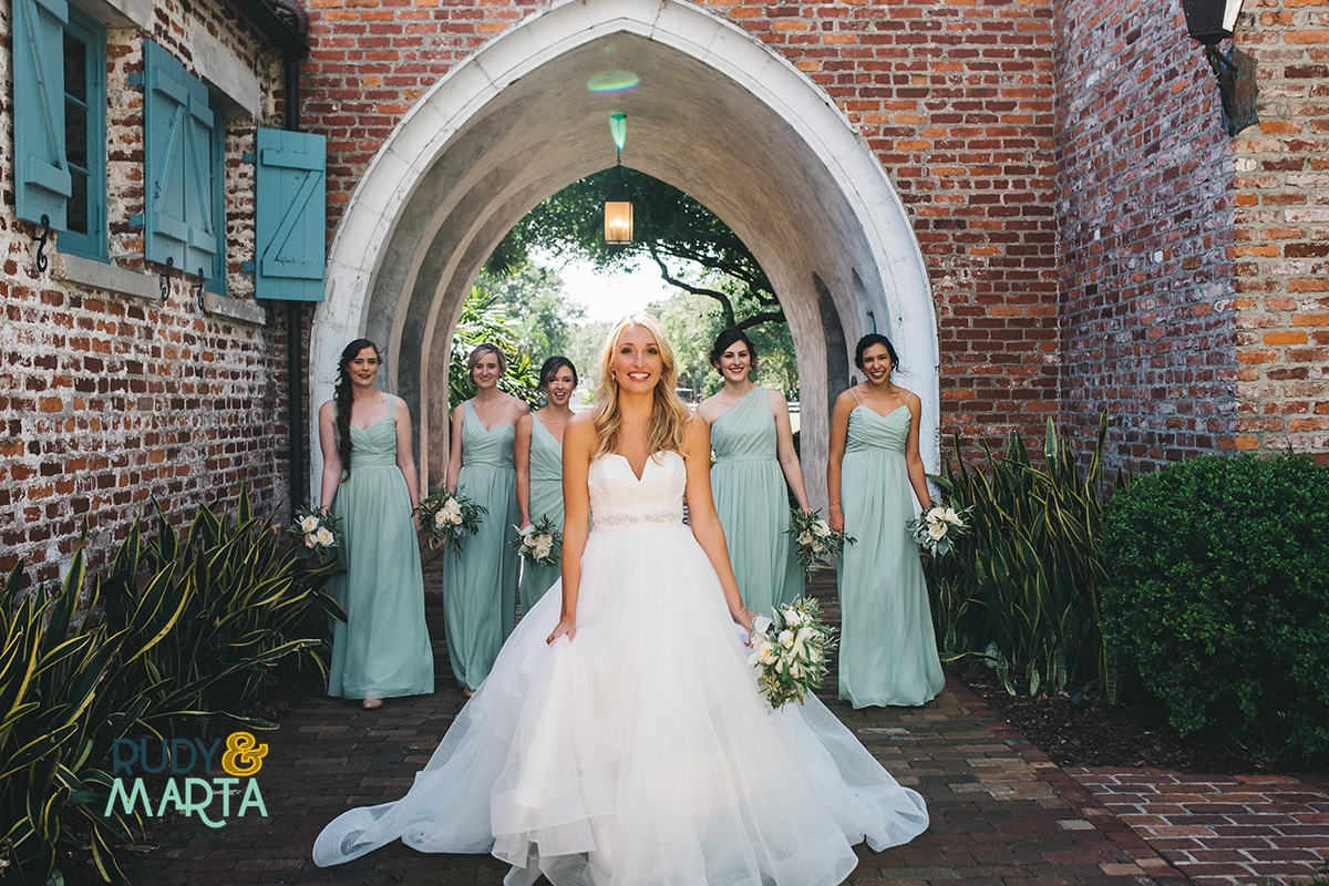 A Mint + White Casa Feliz Wedding - Winter Garden, Florida Wedding -- Wedding Blog - The Overwhelmed Bride