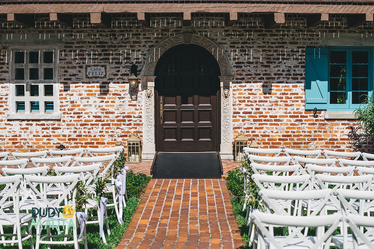 A Mint + White Casa Feliz Wedding - Winter Garden, Florida Wedding -- Wedding Blog - The Overwhelmed Bride