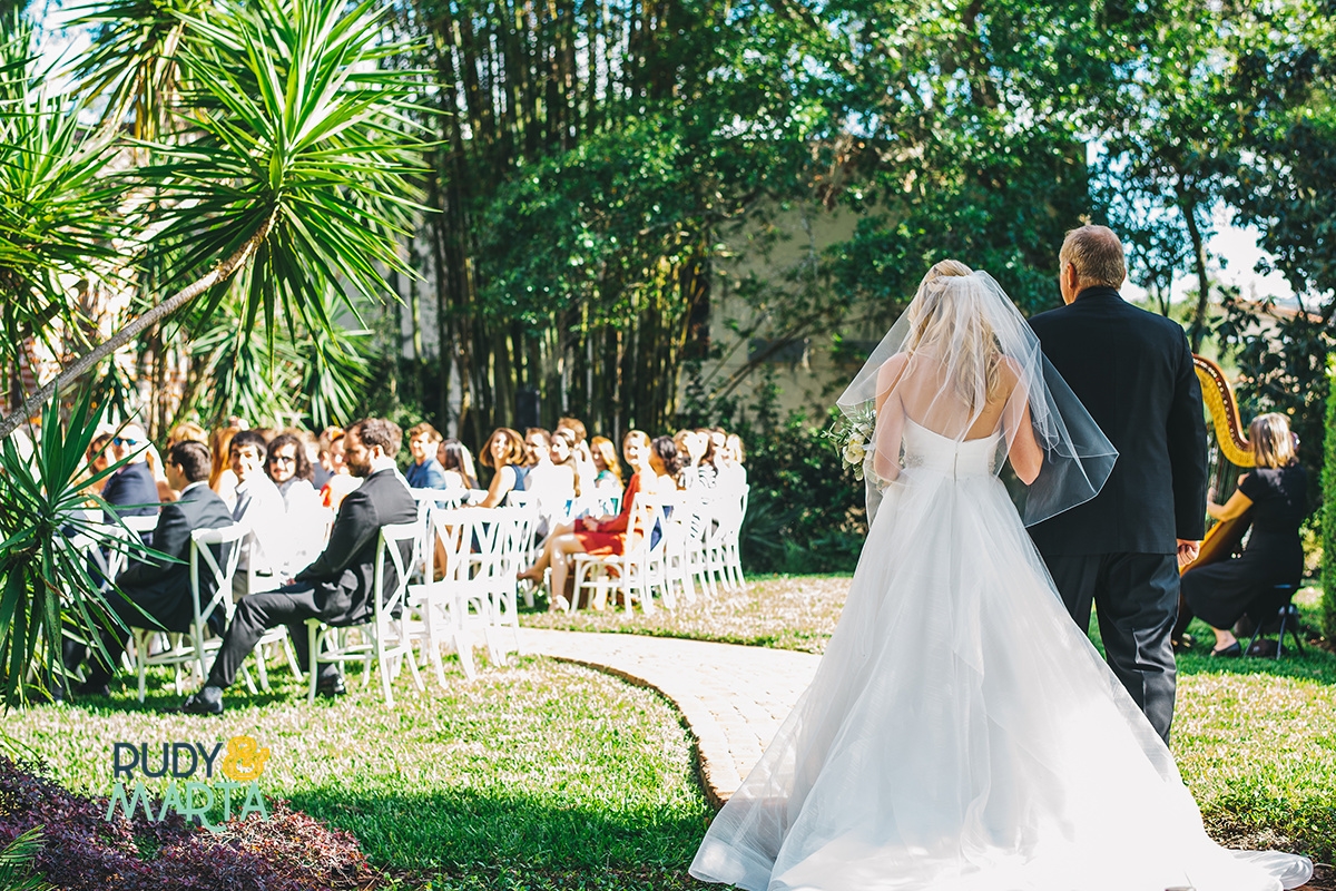 A Mint + White Casa Feliz Wedding - Winter Garden, Florida Wedding -- Wedding Blog - The Overwhelmed Bride