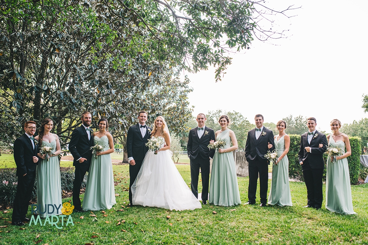 A Mint + White Casa Feliz Wedding - Winter Garden, Florida Wedding -- Wedding Blog - The Overwhelmed Bride