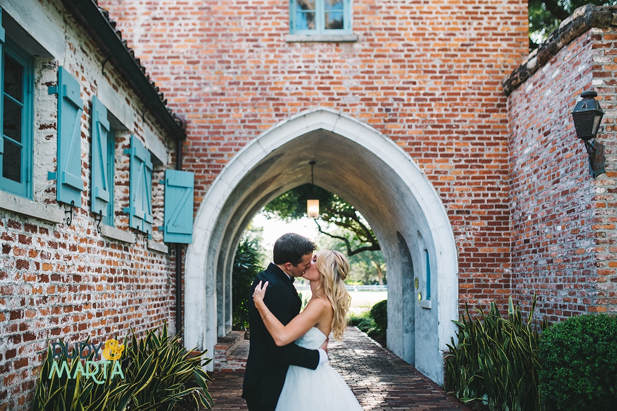 A Mint + White Casa Feliz Wedding - Winter Garden, Florida Wedding -- Wedding Blog - The Overwhelmed Bride