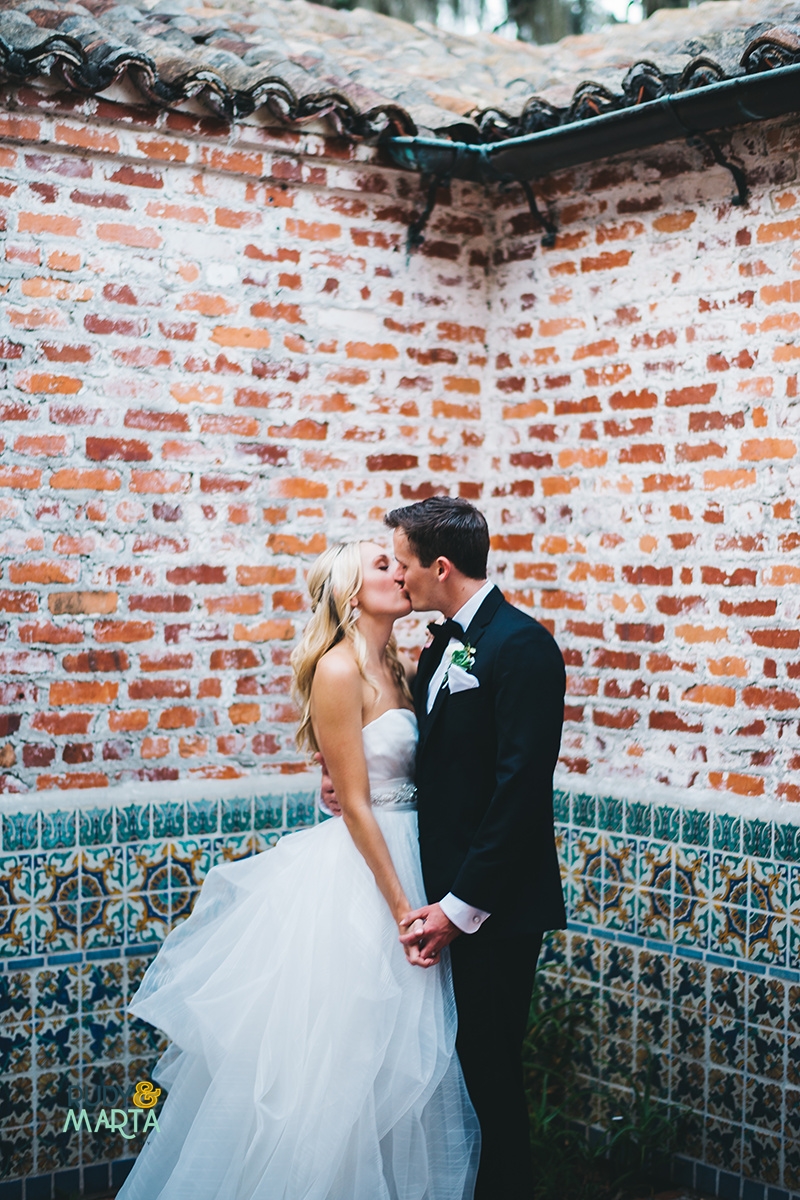 A Mint + White Casa Feliz Wedding - Winter Garden, Florida Wedding -- Wedding Blog - The Overwhelmed Bride