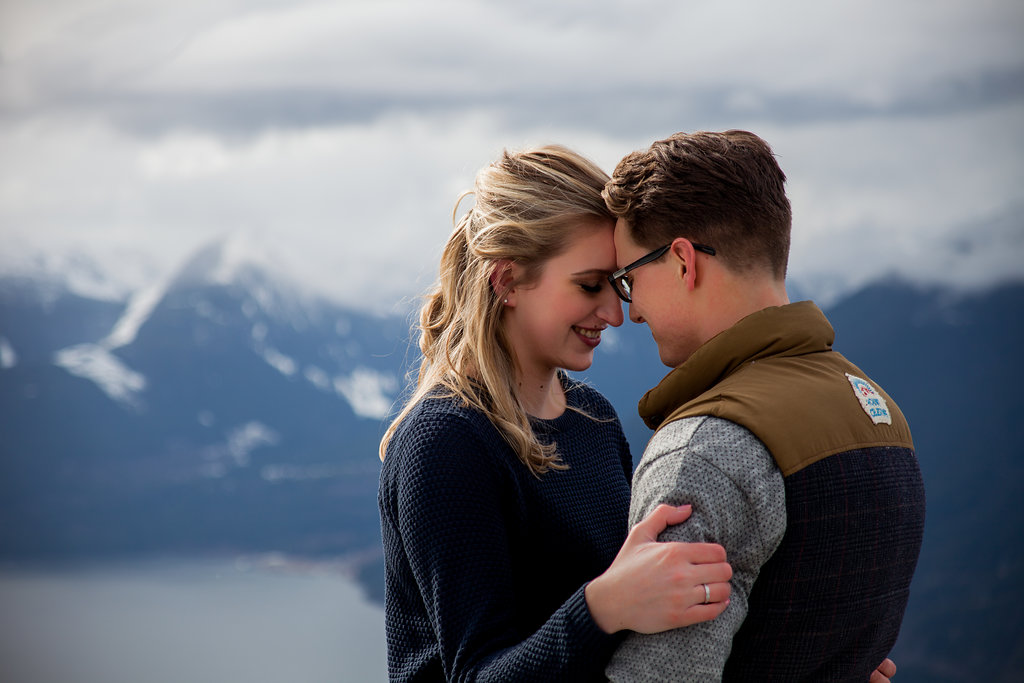 Sea to Sky Gondola Trails Engagement Photos - Outdoor Engagement Photos -- Wedding Blog - The Overwhelmed Bride