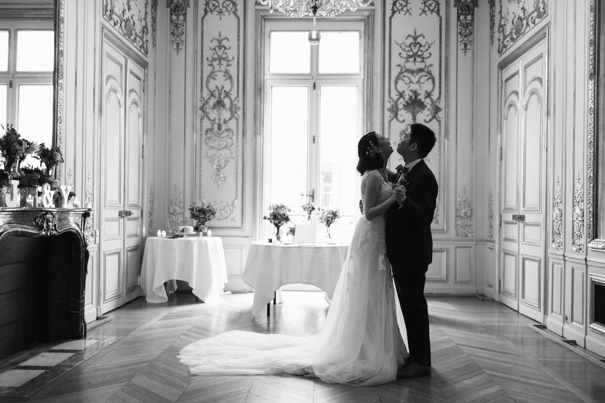 Intimate Paris Wedding-Elopement - Katie Mitchell Photography -- Wedding Blog - The Overwhelmed Bride