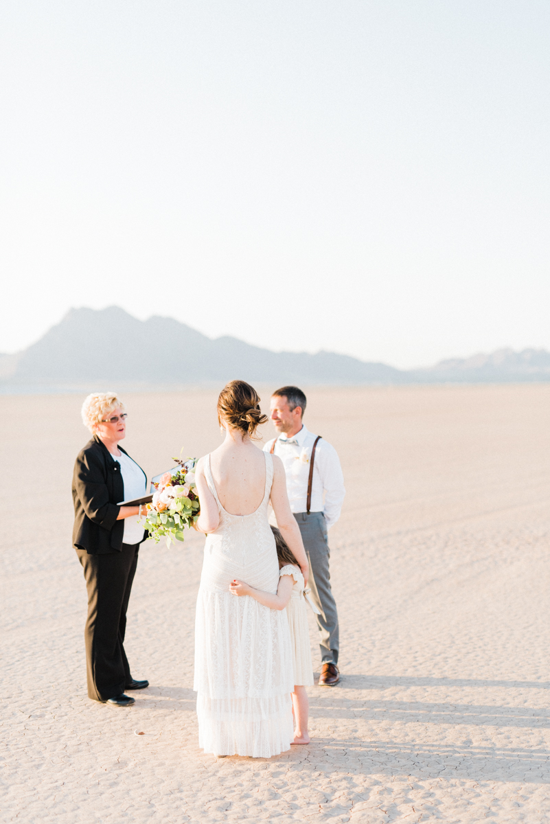 A Las Vegas Desert Elopement - Kristen Kay Photography -- Wedding Blog - The Overwhelmed Bride