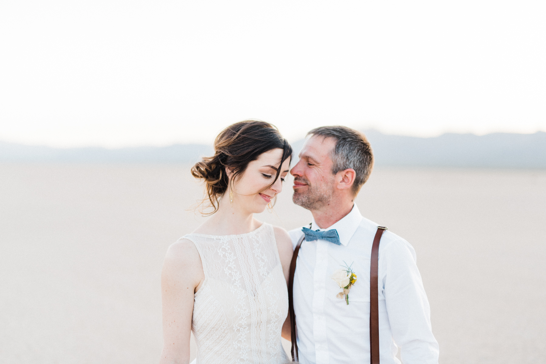 A Las Vegas Desert Elopement - Kristen Kay Photography -- Wedding Blog - The Overwhelmed Bride