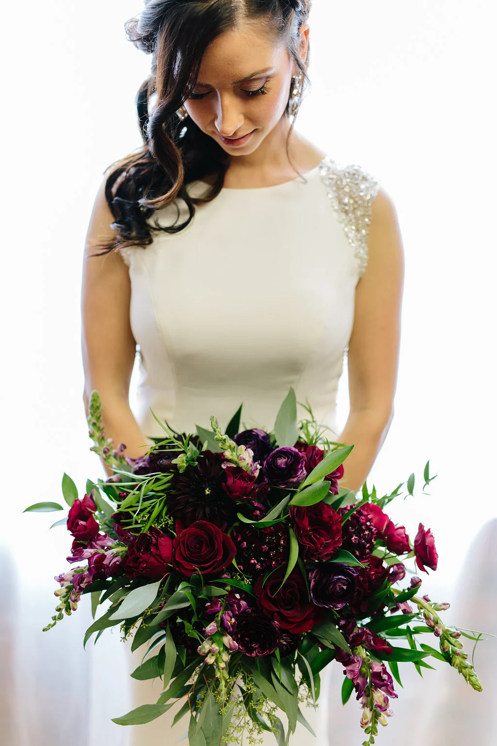 An Industrial Chic HUB 925 Styled Wedding - Emily Knuth Photography -- Wedding Blog - The Overwhelmed Bride