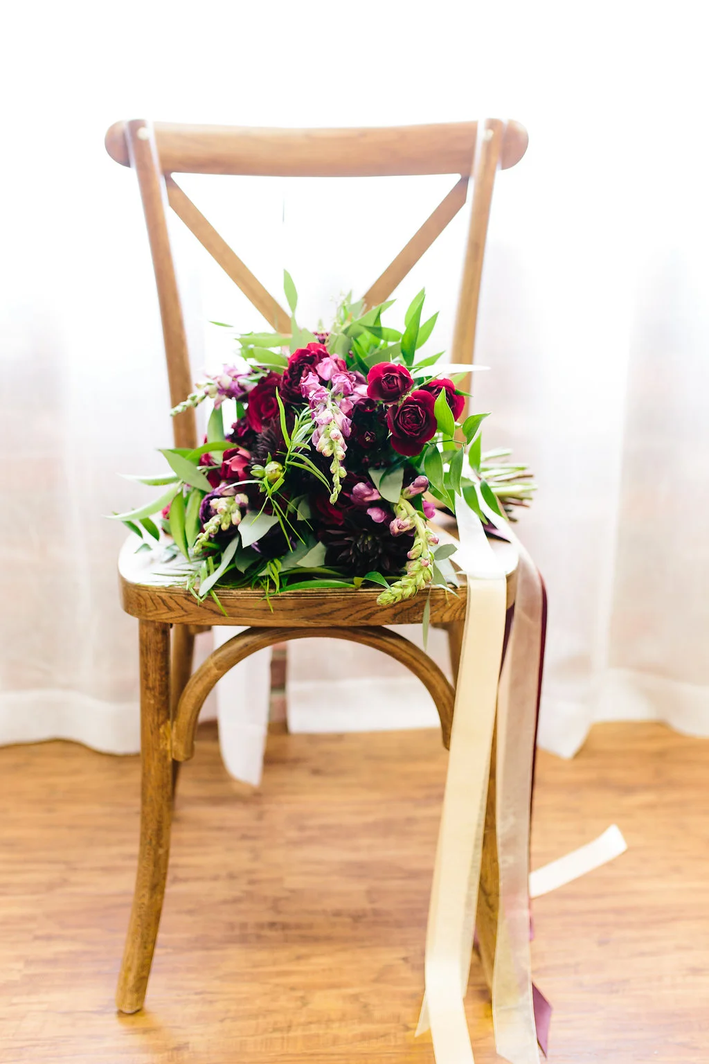 An Industrial Chic HUB 925 Styled Wedding - Emily Knuth Photography -- Wedding Blog - The Overwhelmed Bride