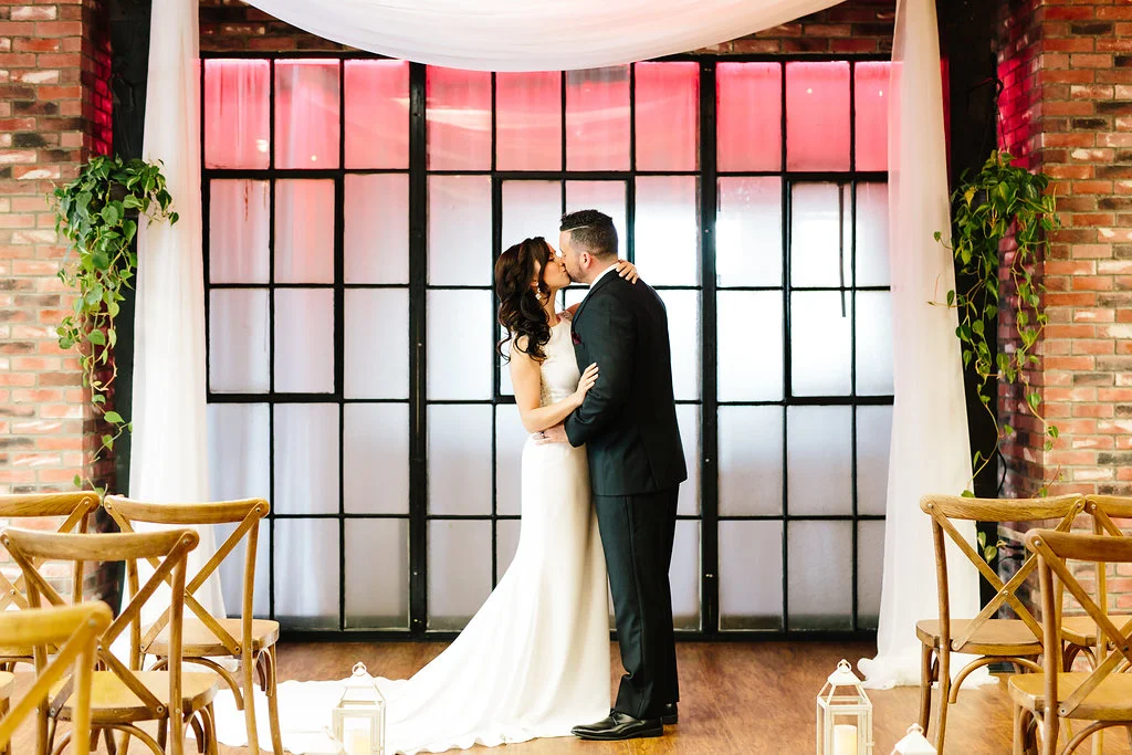 An Industrial Chic HUB 925 Styled Wedding - Emily Knuth Photography -- Wedding Blog - The Overwhelmed Bride