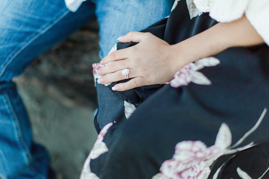 Lake Union Engagement Photos - Seattle Engagement Photo Locations - Eva Rieb Photography -- Wedding Blog - The Overwhelmed Bride