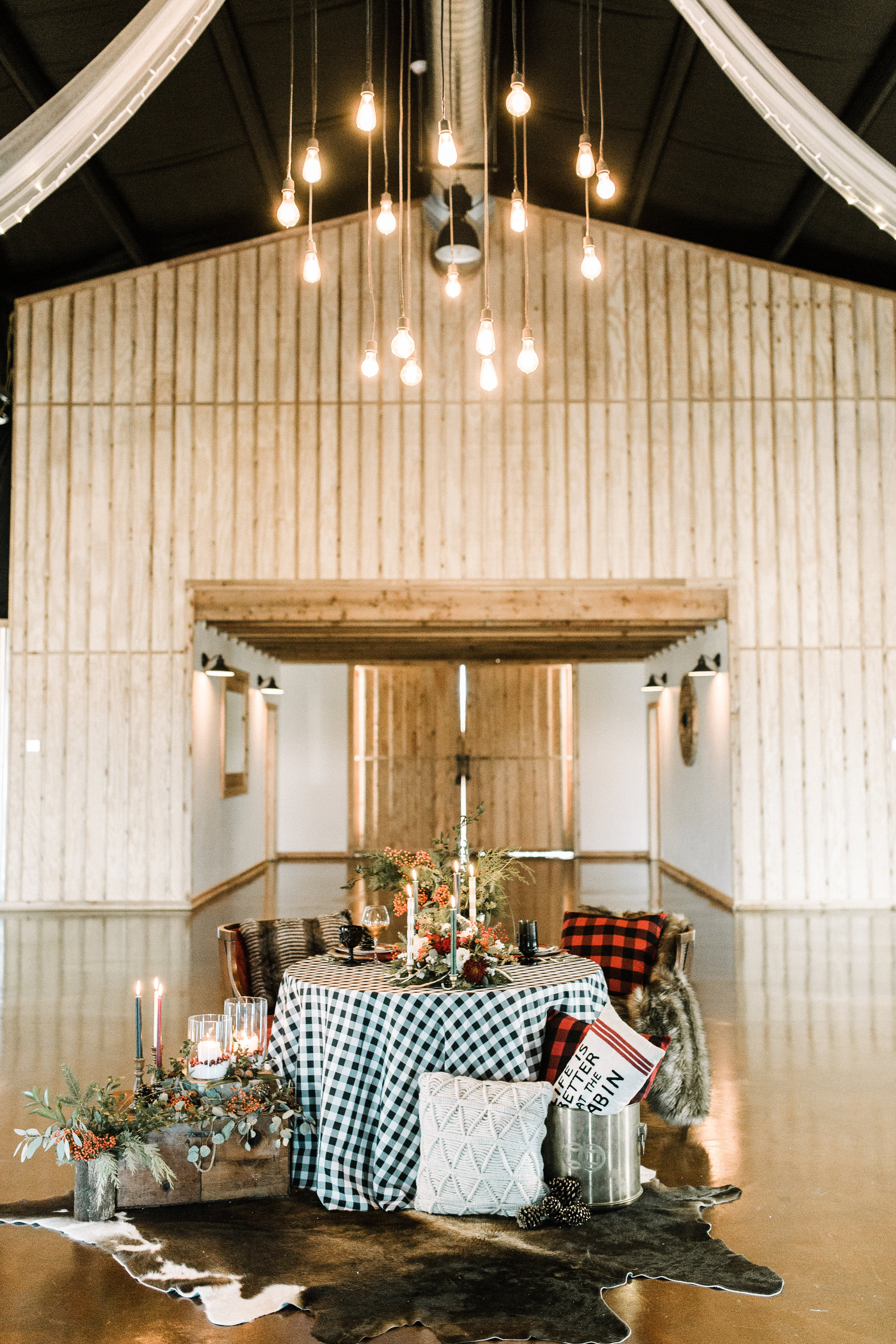 Broken Horn Ranch Oklahoma Winter Wedding - April Guerra Photography -- Wedding Blog - The Overwhelmed Bride