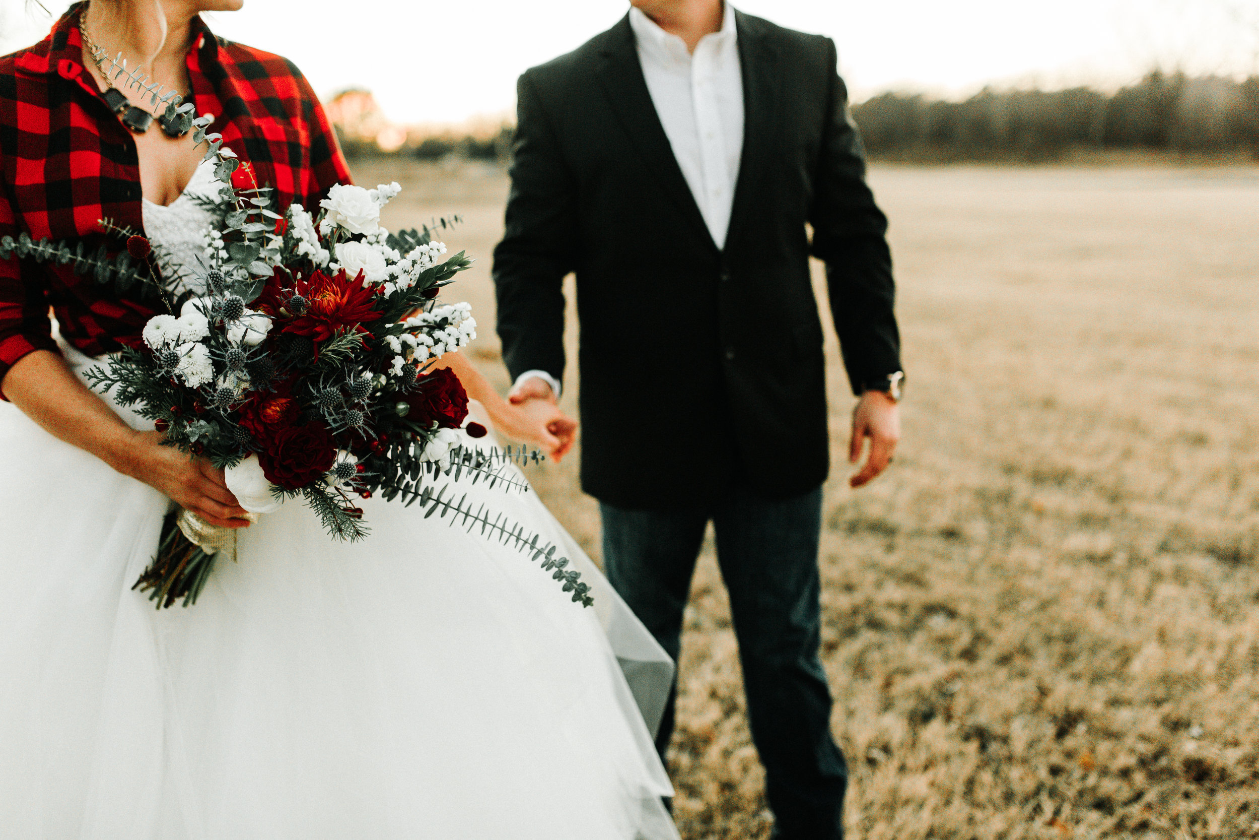 Broken Horn Ranch Oklahoma Winter Wedding - April Guerra Photography -- Wedding Blog - The Overwhelmed Bride