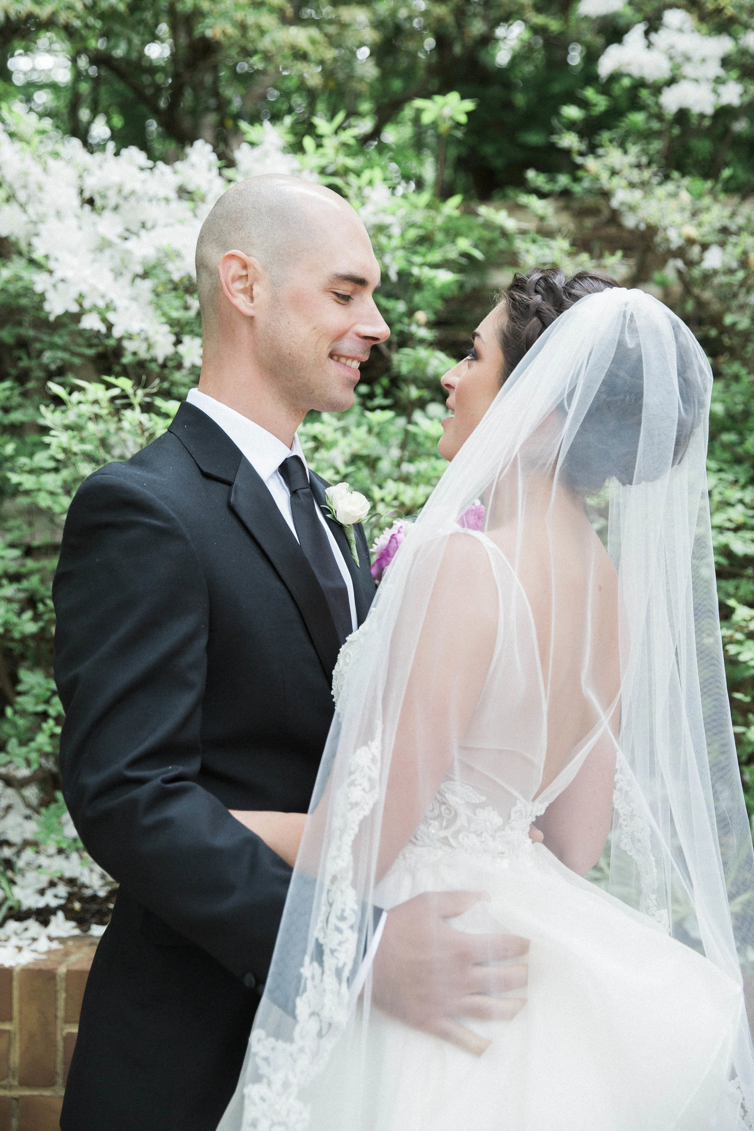A Maryland Zoo Wedding - Emily Blumberg Photography -- Wedding Blog - The Overwhelmed Bride