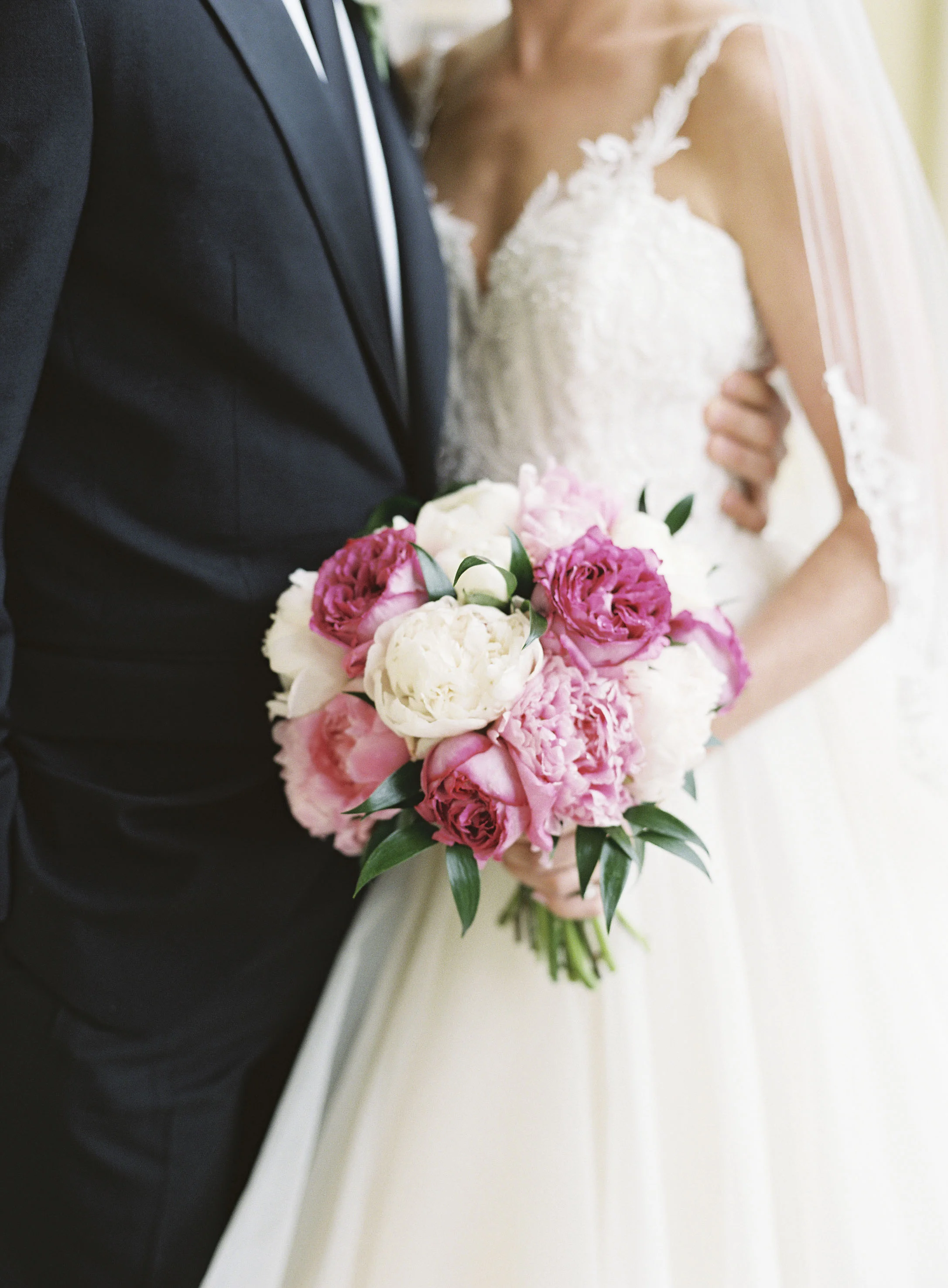 A Maryland Zoo Wedding - Emily Blumberg Photography -- Wedding Blog - The Overwhelmed Bride