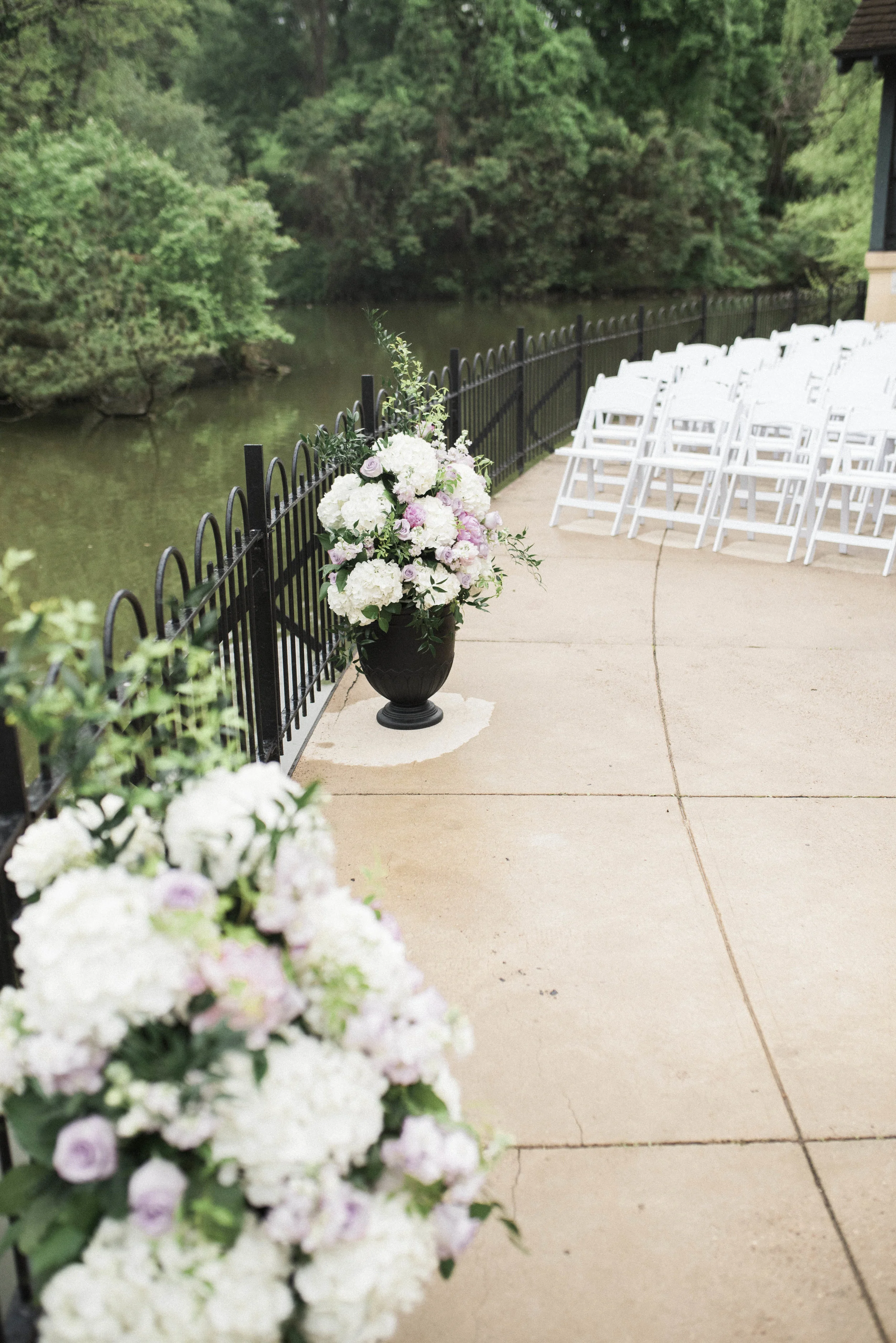 A Maryland Zoo Wedding - Emily Blumberg Photography -- Wedding Blog - The Overwhelmed Bride