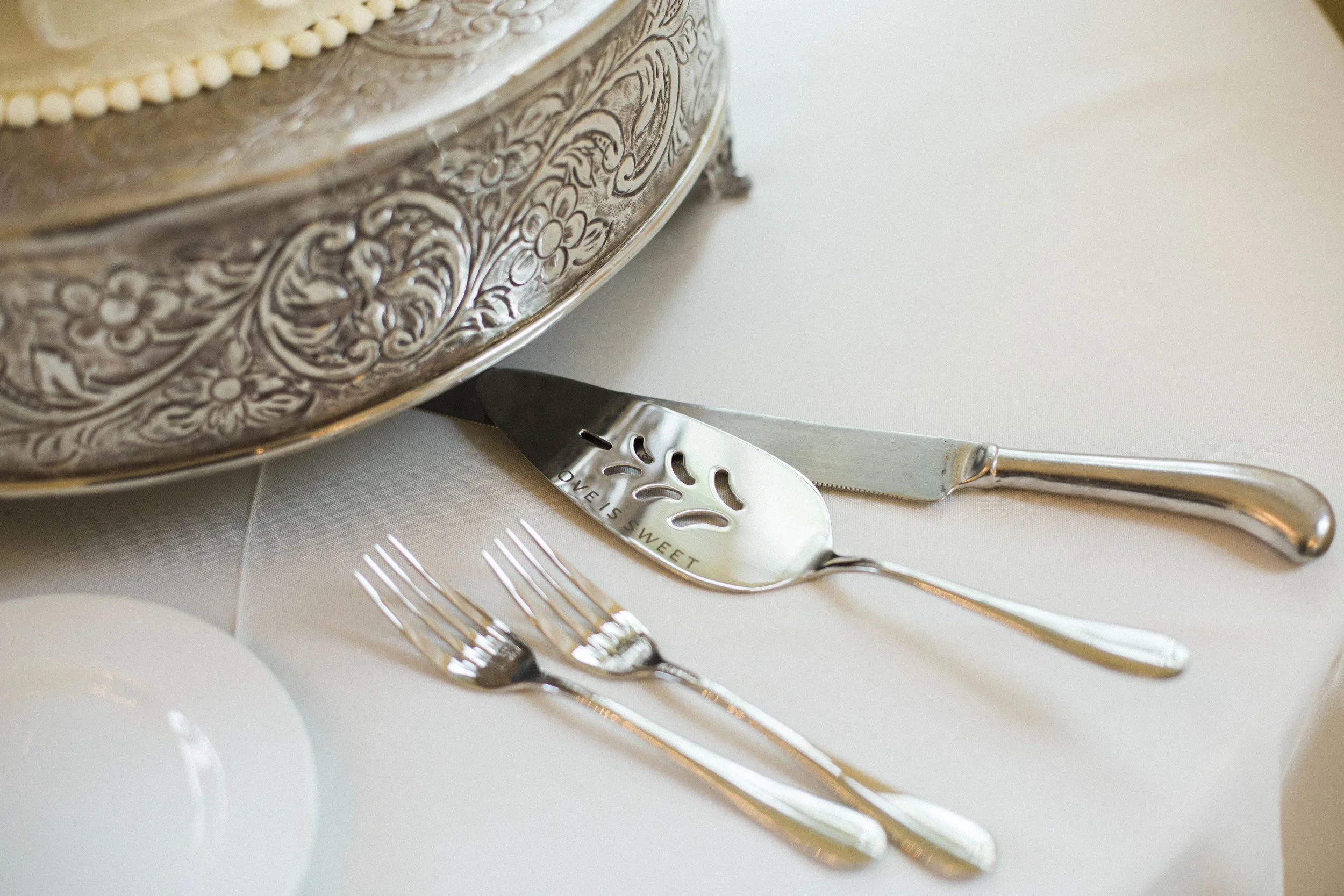 A Maryland Zoo Wedding - Emily Blumberg Photography -- Wedding Blog - The Overwhelmed Bride