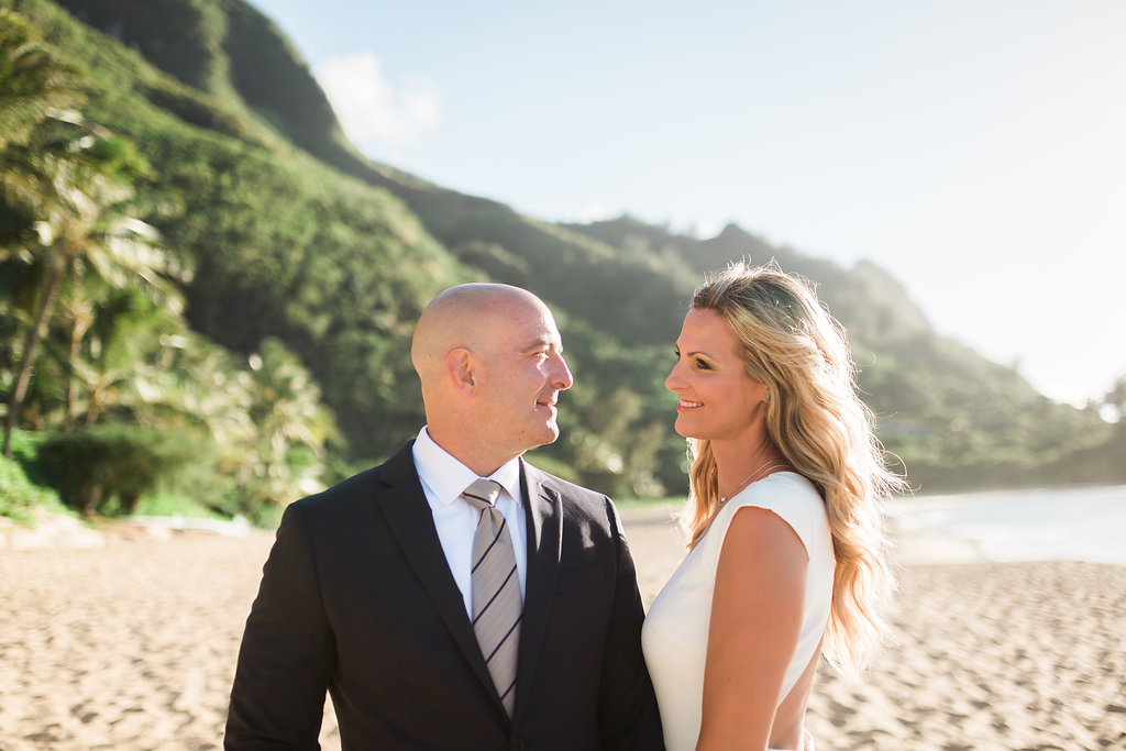 Hawaii Kauai Beach Wedding Photos -- Wedding Blog - The Overwhelmed Bride