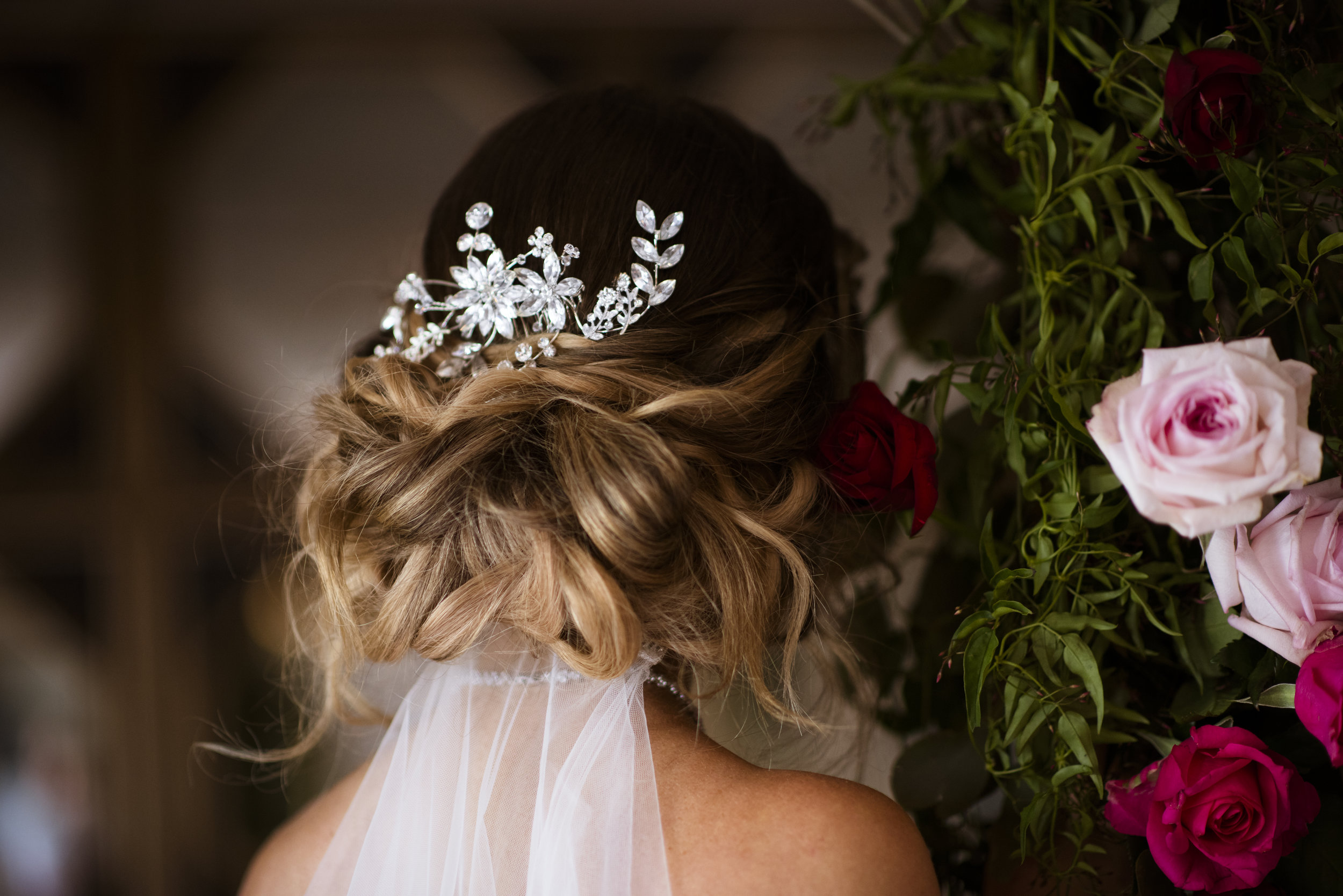 A Queensland Mirra Wedding - Moody Romantic Pink and Red Wedding -- Wedding Blog - The Overwhelmed Bride