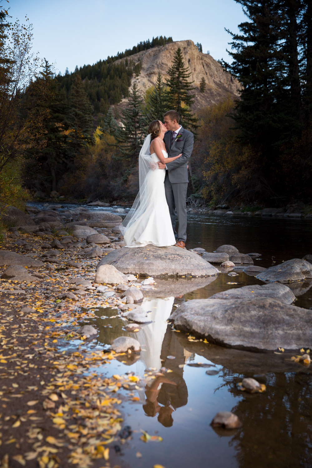 Avon, Colorado Wedding Venue - Westin Riverfront Resort Beaver Creek Wedding -- Wedding Blog - The Overwhelmed Bride