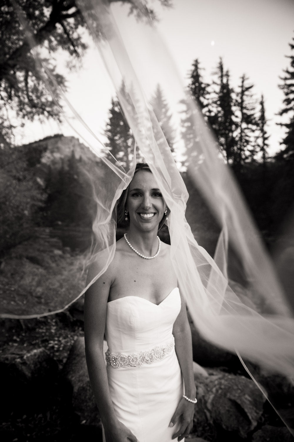 Avon, Colorado Wedding Venue - Westin Riverfront Resort Beaver Creek Wedding -- Wedding Blog - The Overwhelmed Bride