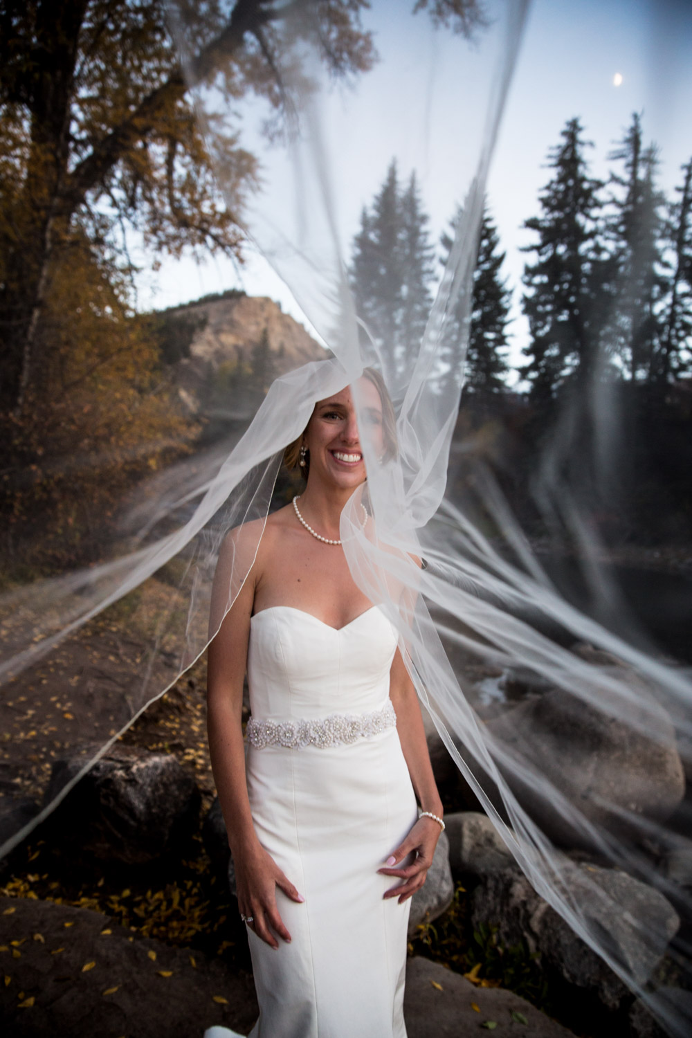 Avon, Colorado Wedding Venue - Westin Riverfront Resort Beaver Creek Wedding -- Wedding Blog - The Overwhelmed Bride