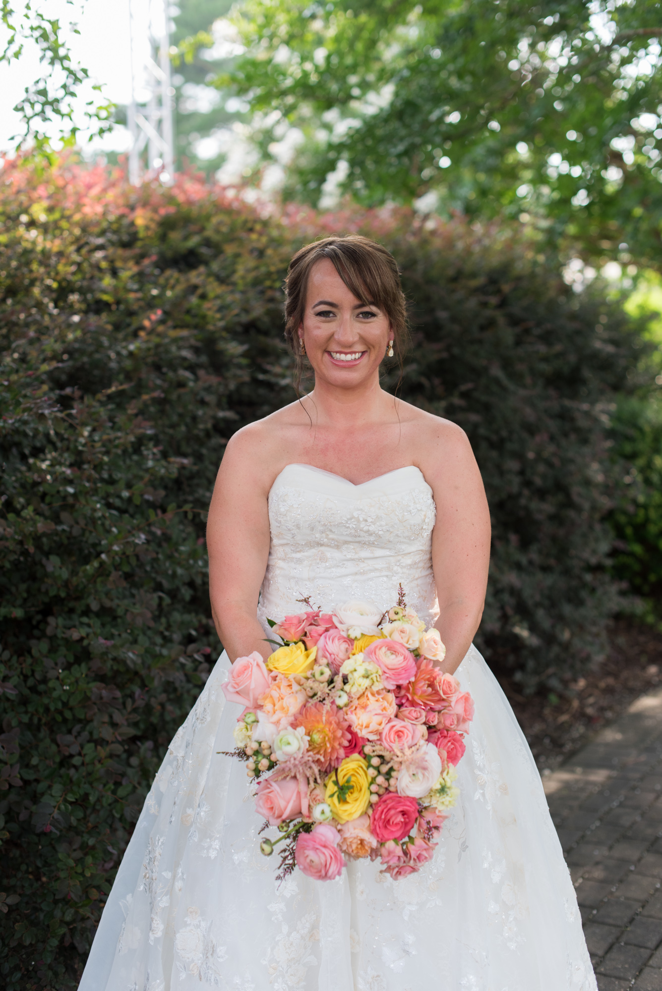 Norfolk Botanical Butterfly Garden Wedding - Virginia Beach Outdoor Wedding Venue -- Wedding Blog - The Overwhelmed Bride