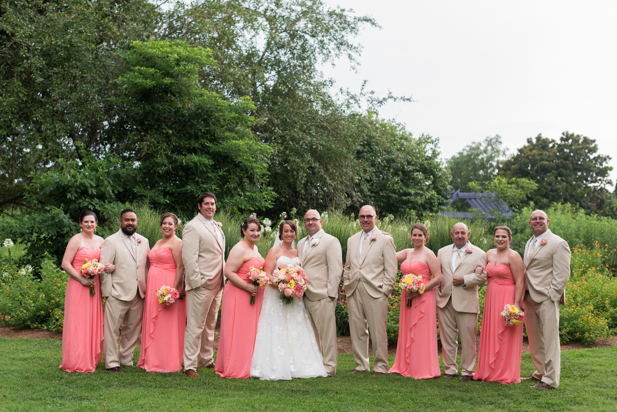 Norfolk Botanical Butterfly Garden Wedding - Virginia Beach Outdoor Wedding Venue -- Wedding Blog - The Overwhelmed Bride