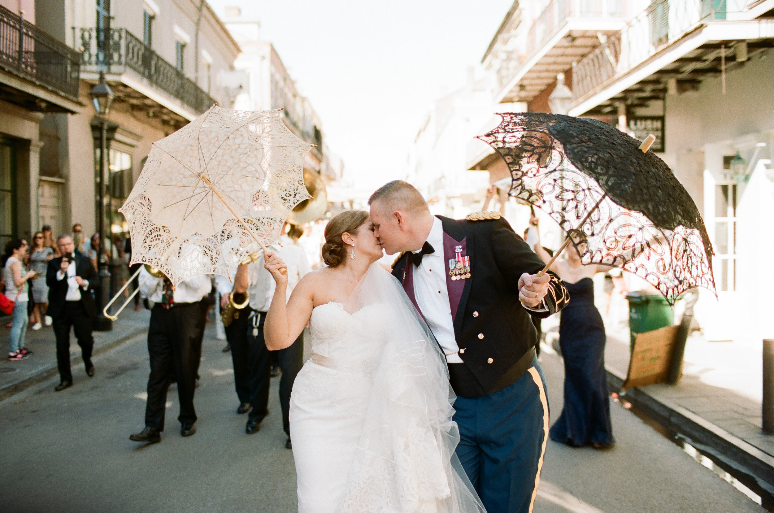 New Orleans Wedding - Navy and Gold Wedding Details - The Overwhelmed Bride