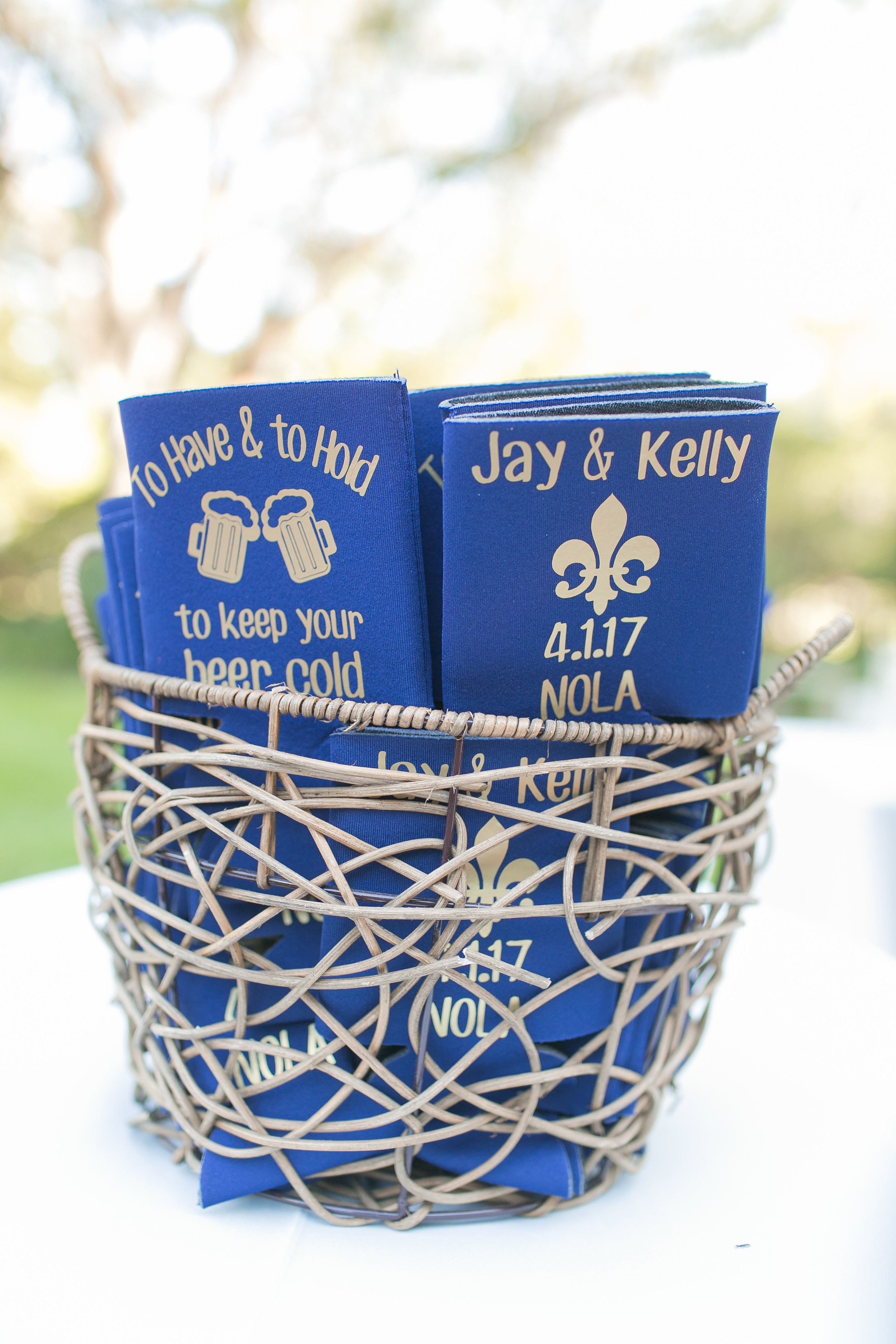 New Orleans Wedding - Navy and Gold Wedding Details - The Overwhelmed Bride