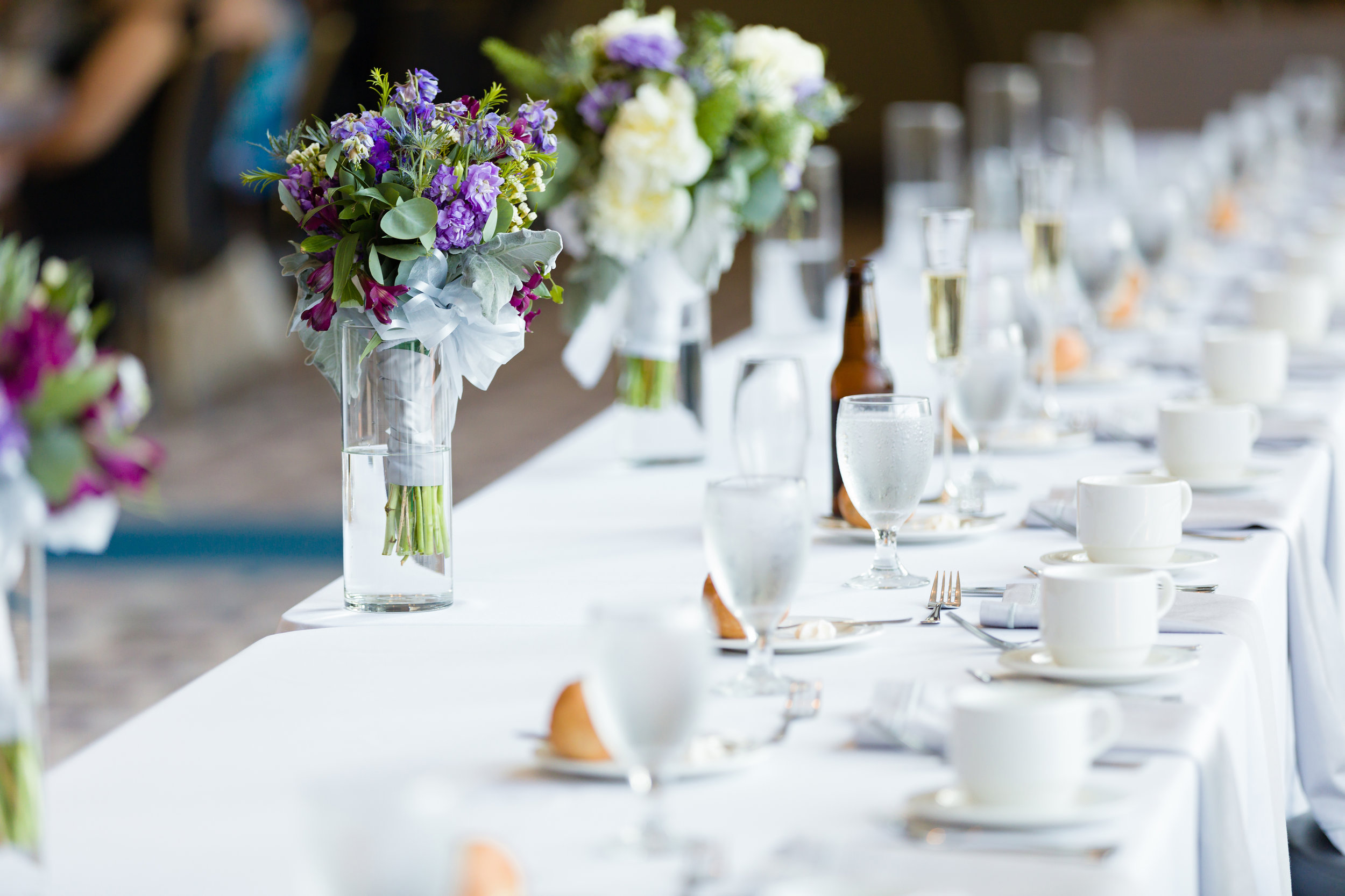 All White Wedding Table Setting - Pittsburgh Wedding Venue - Duquesne University Wedding