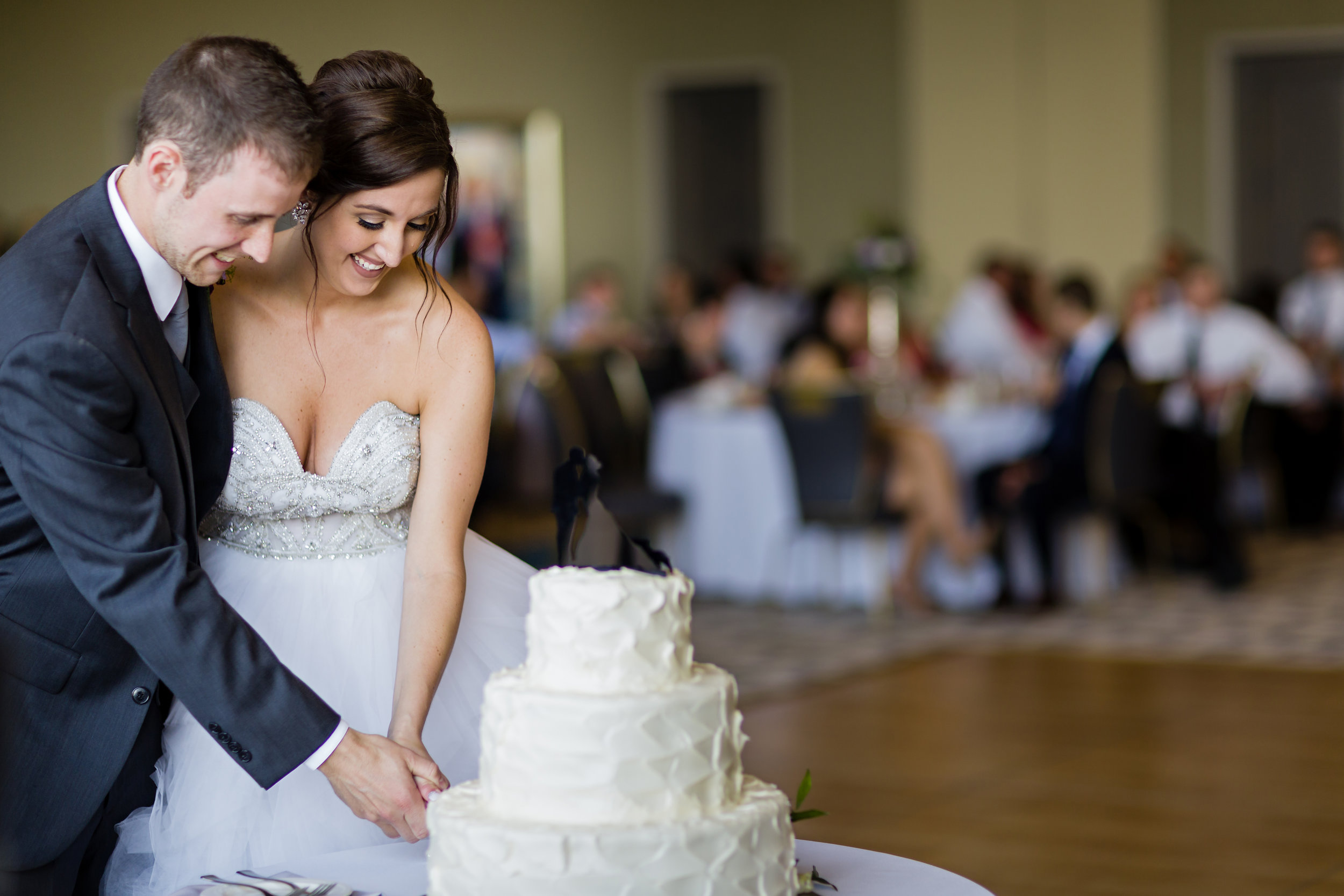 All White Wedding Cake - Pittsburgh Wedding Venue - Duquesne University Wedding