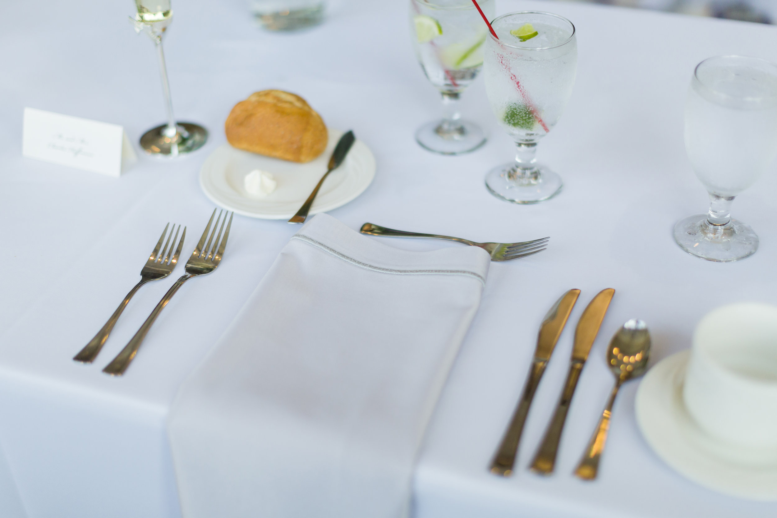 All White Wedding Table Setting - Pittsburgh Wedding Venue - Duquesne University Wedding