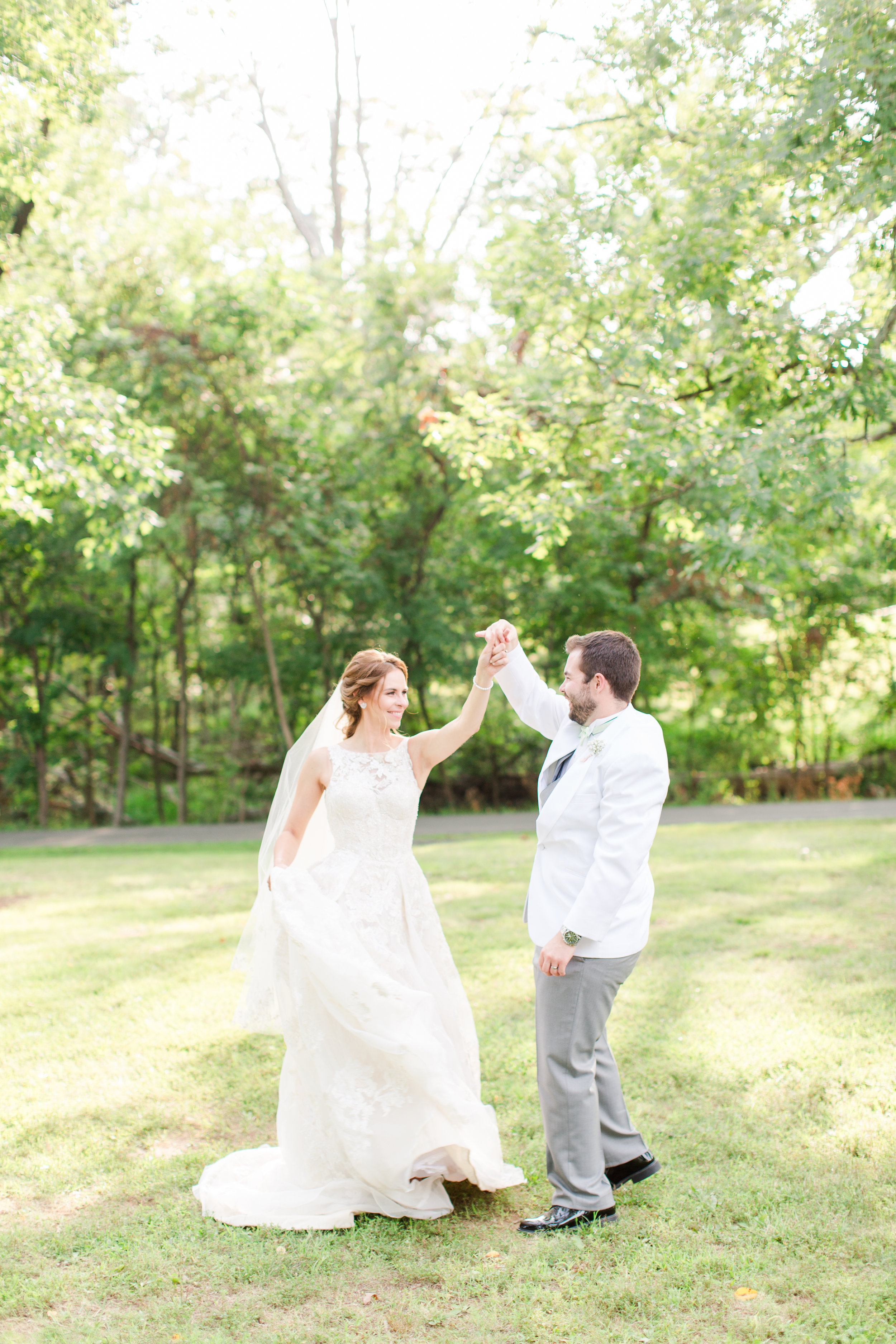 Gorgeous Wedding Photos - West Virginia Wedding Photographer - Wedding Venue