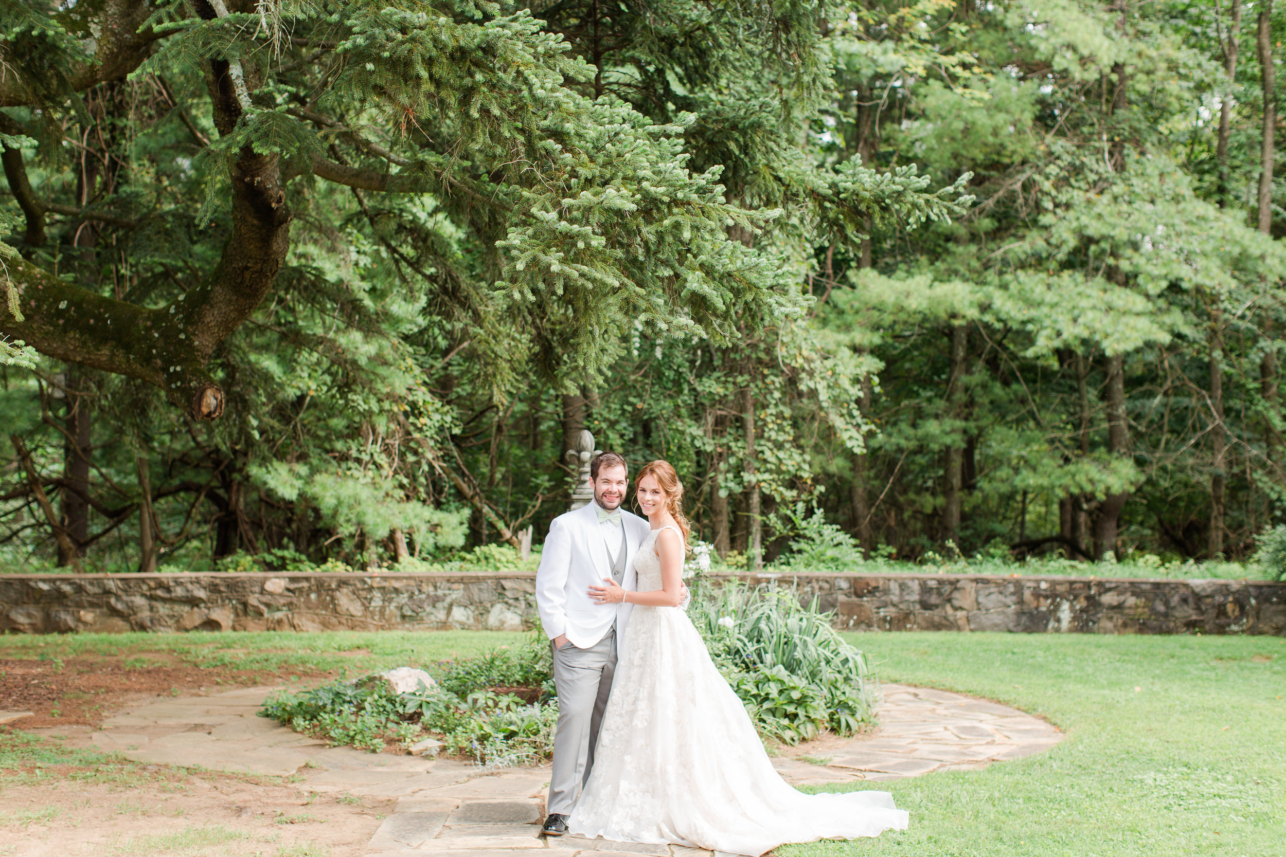 Gorgeous Wedding Photos - West Virginia Wedding Photographer - Wedding Venue