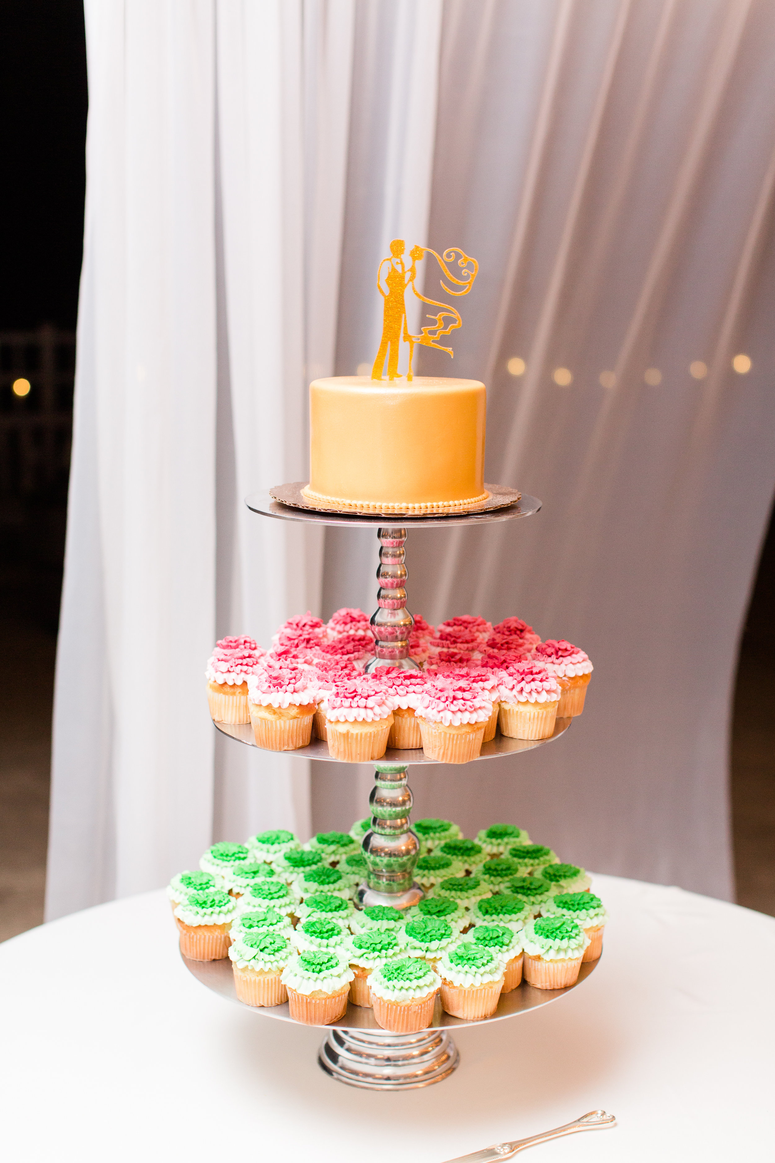 Gold Wedding Cakes - West Virginia Wedding Photographer - Wedding Venue