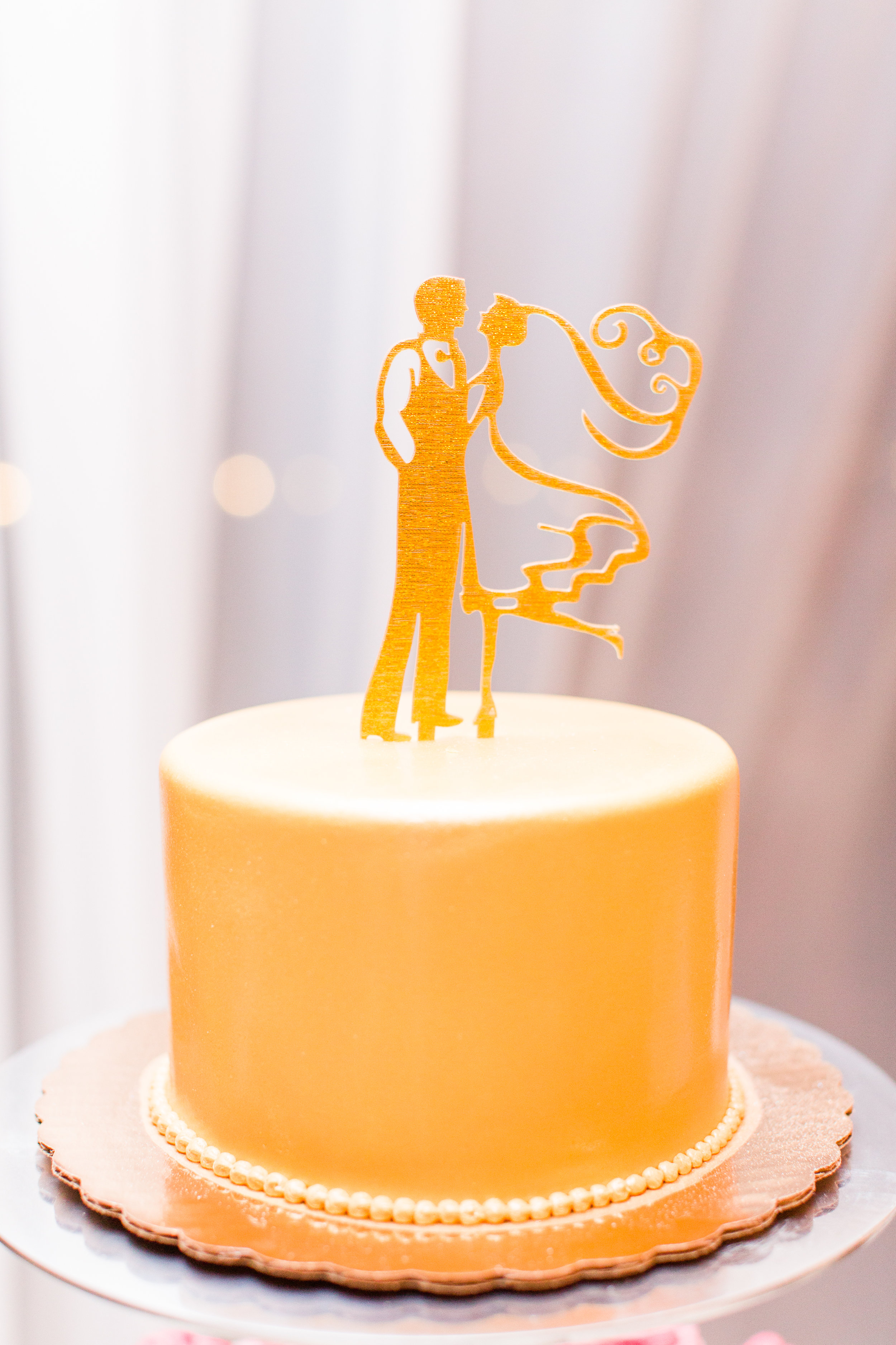 Gold Wedding Cakes - West Virginia Wedding Photographer - Wedding Venue