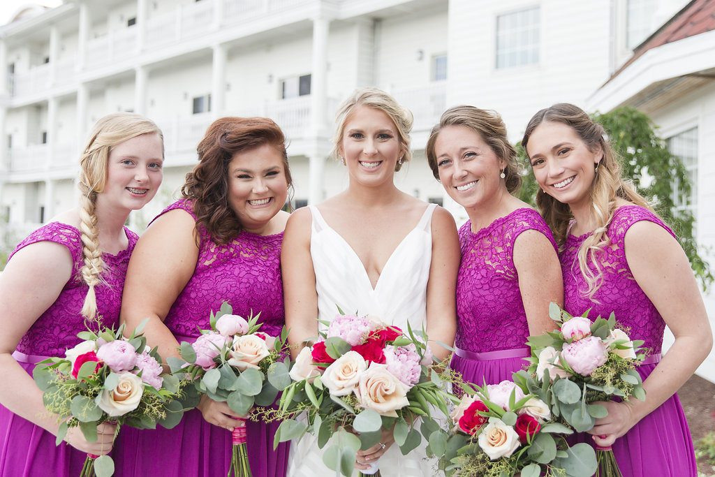 Gorgeous Wedding Photos - Sheboygan Town & Country Golf Club Wedding - Wisconsin Wedding