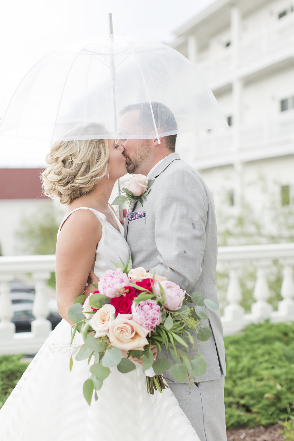 Gorgeous Wedding Photos - Sheboygan Town & Country Golf Club Wedding - Wisconsin Wedding