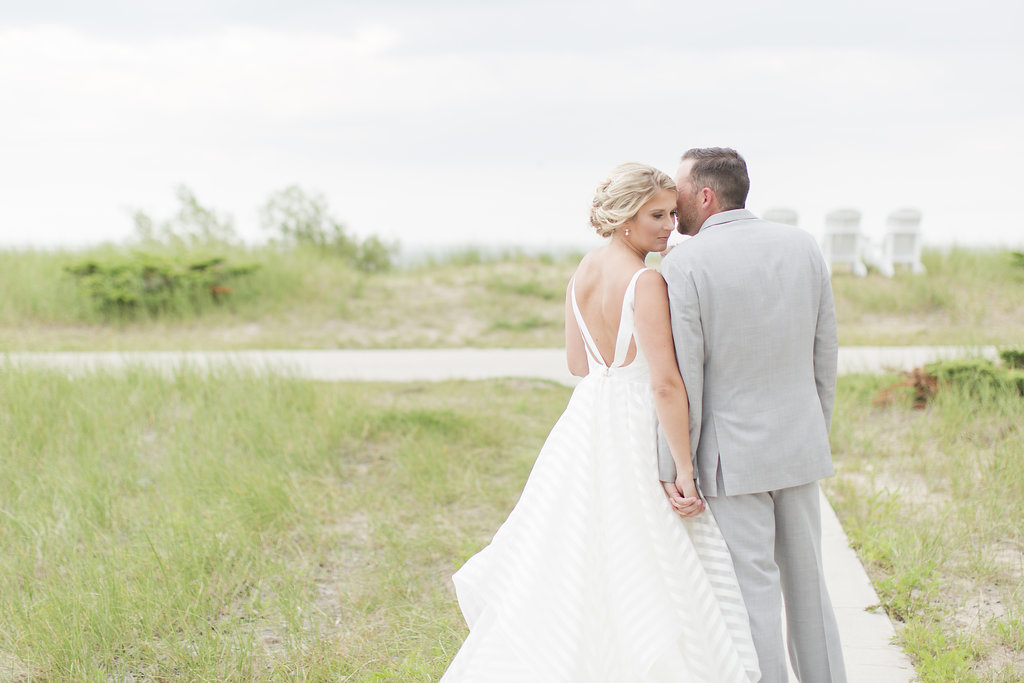 Gorgeous Wedding Photos - Sheboygan Town & Country Golf Club Wedding - Wisconsin Wedding