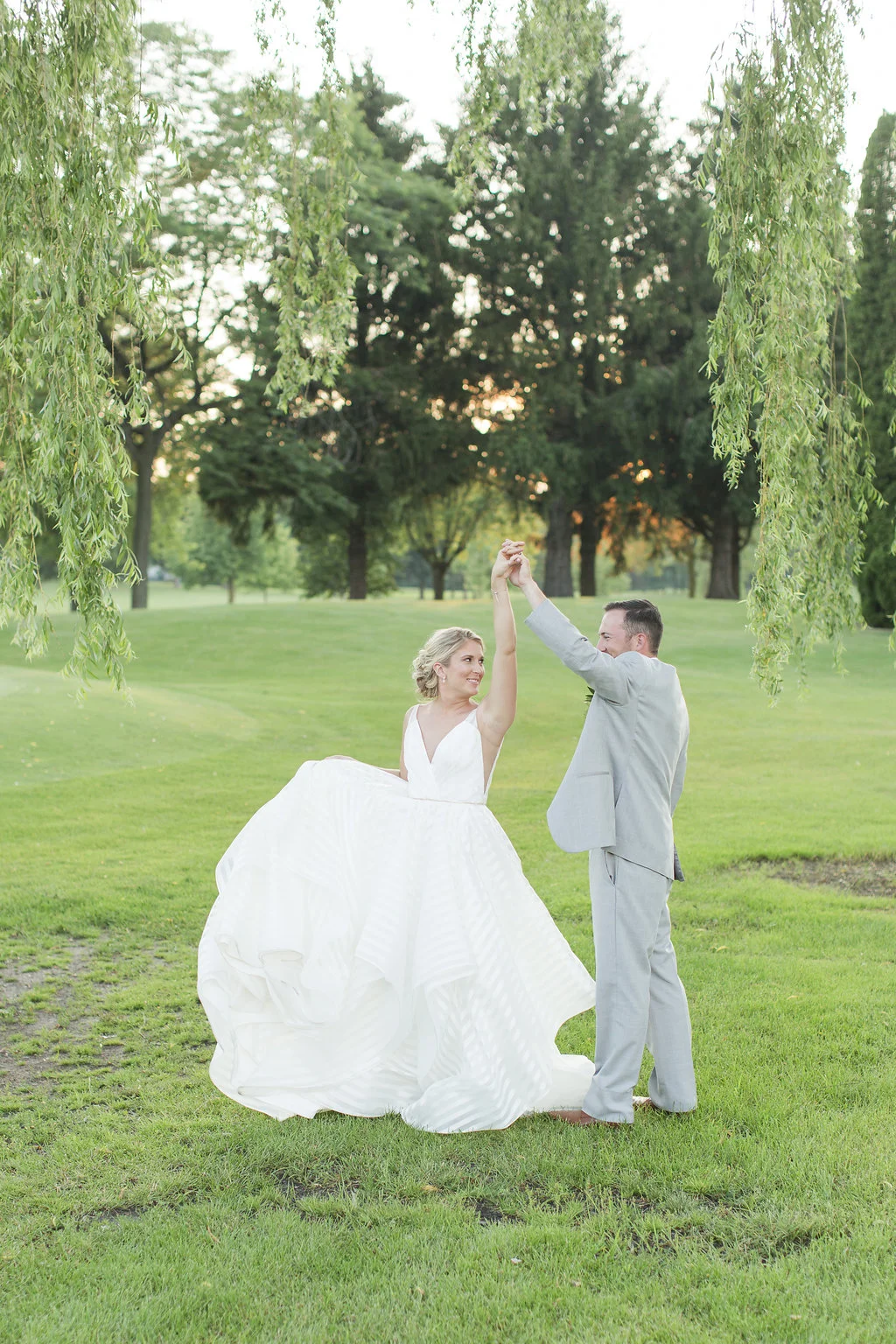 Gorgeous Wedding Photos - Sheboygan Town & Country Golf Club Wedding - Wisconsin Wedding