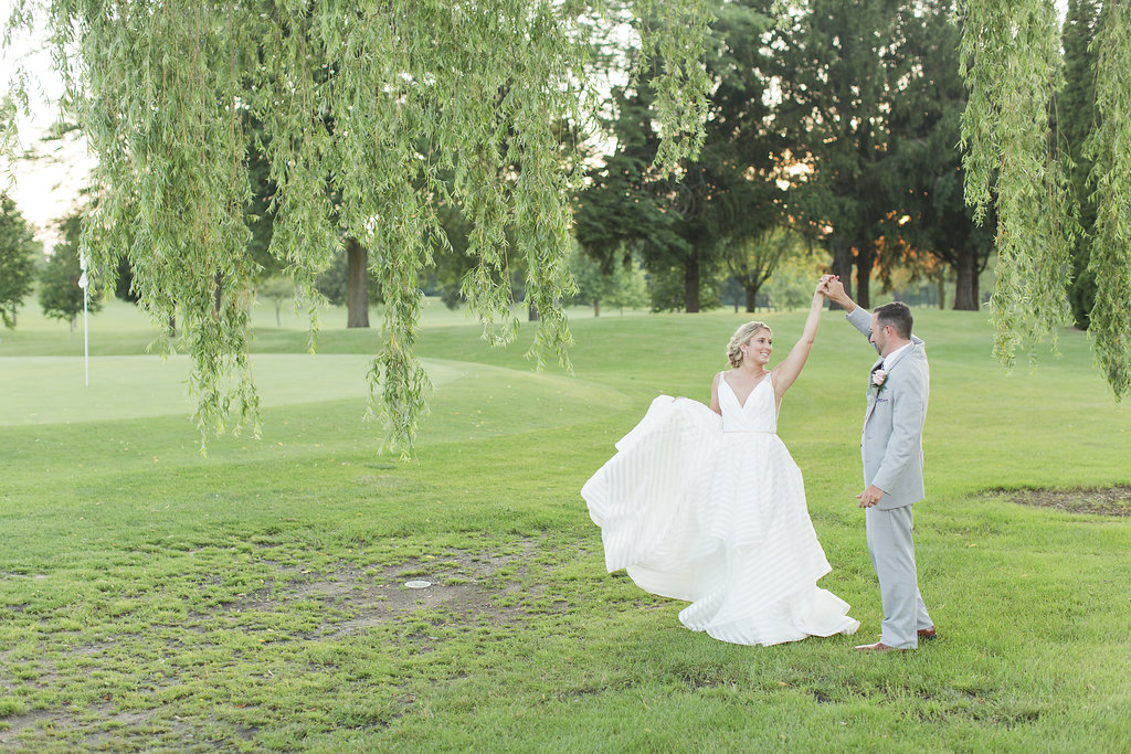 Gorgeous Wedding Photos - Sheboygan Town & Country Golf Club Wedding - Wisconsin Wedding