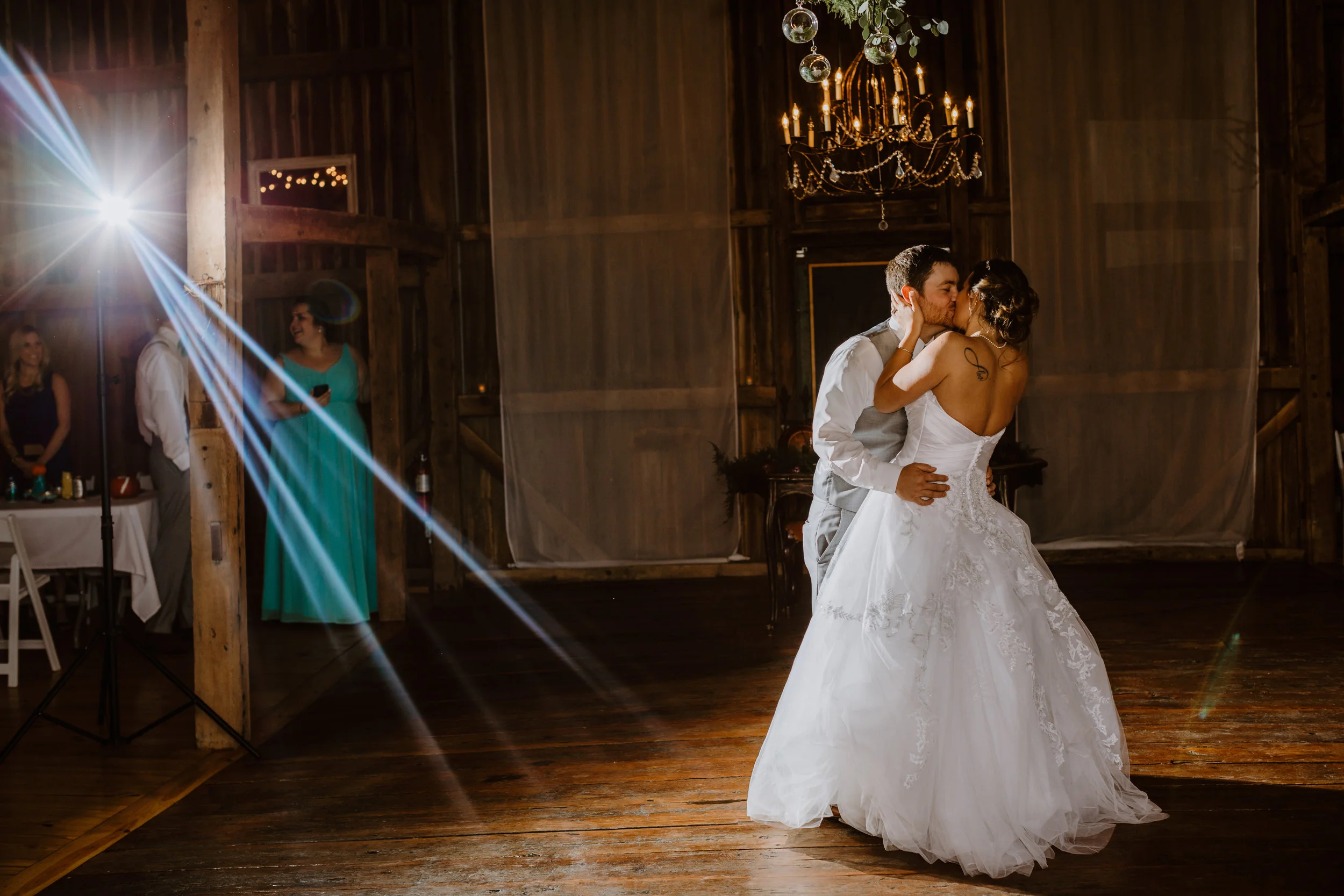 Gorgeous Farm Wedding Photos - A Pennsylvania Barn Swallow Farm Wedding