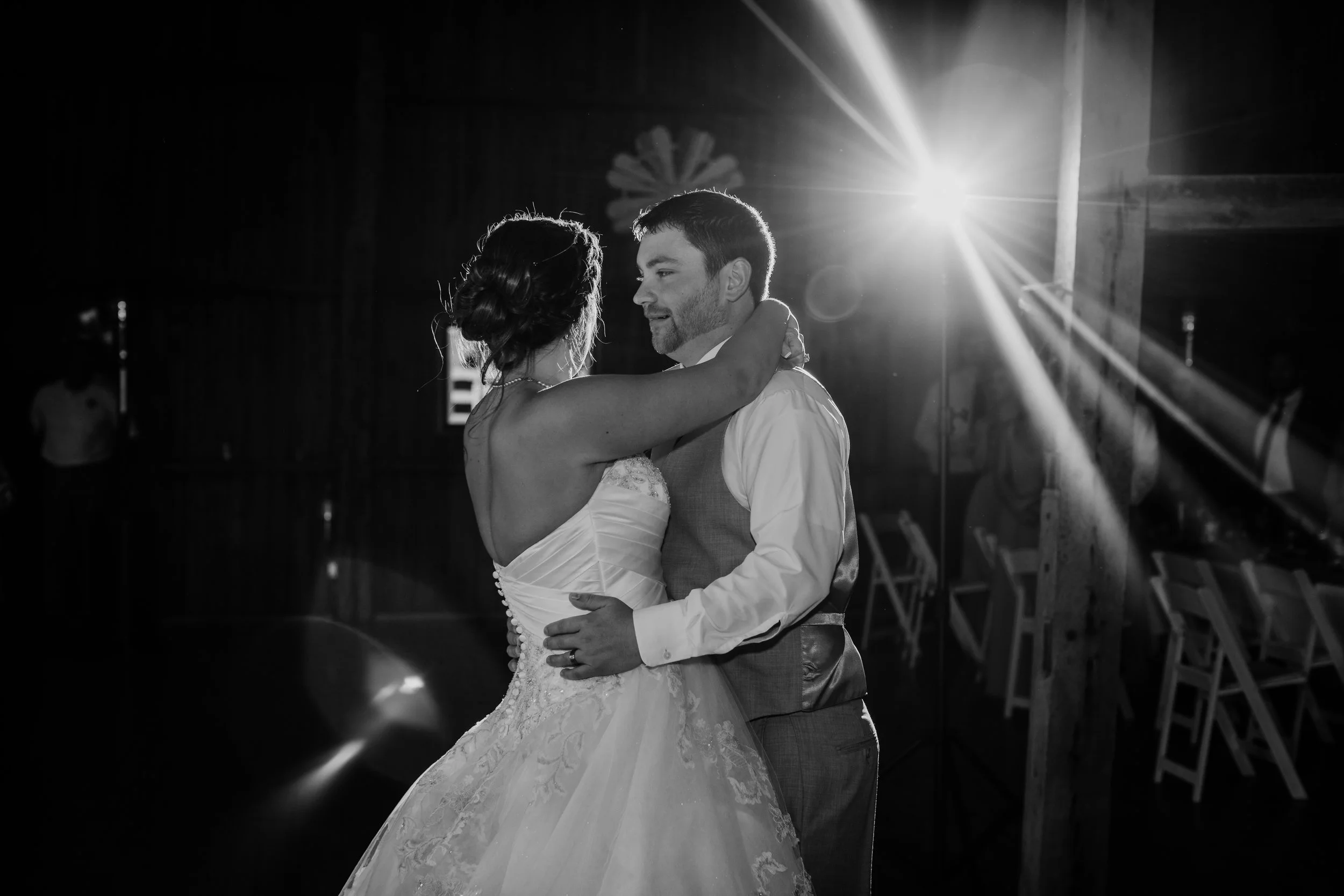 Gorgeous Farm Wedding Photos - A Pennsylvania Barn Swallow Farm Wedding