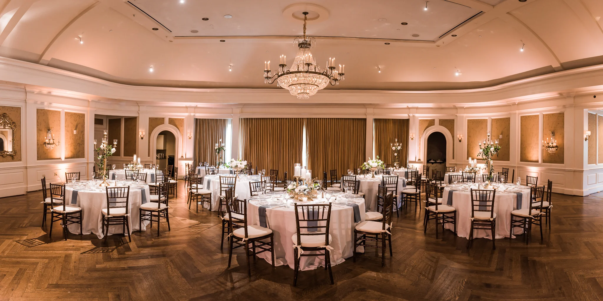 A River Oaks Country Club Houston, Texas Wedding — The Overwhelmed
