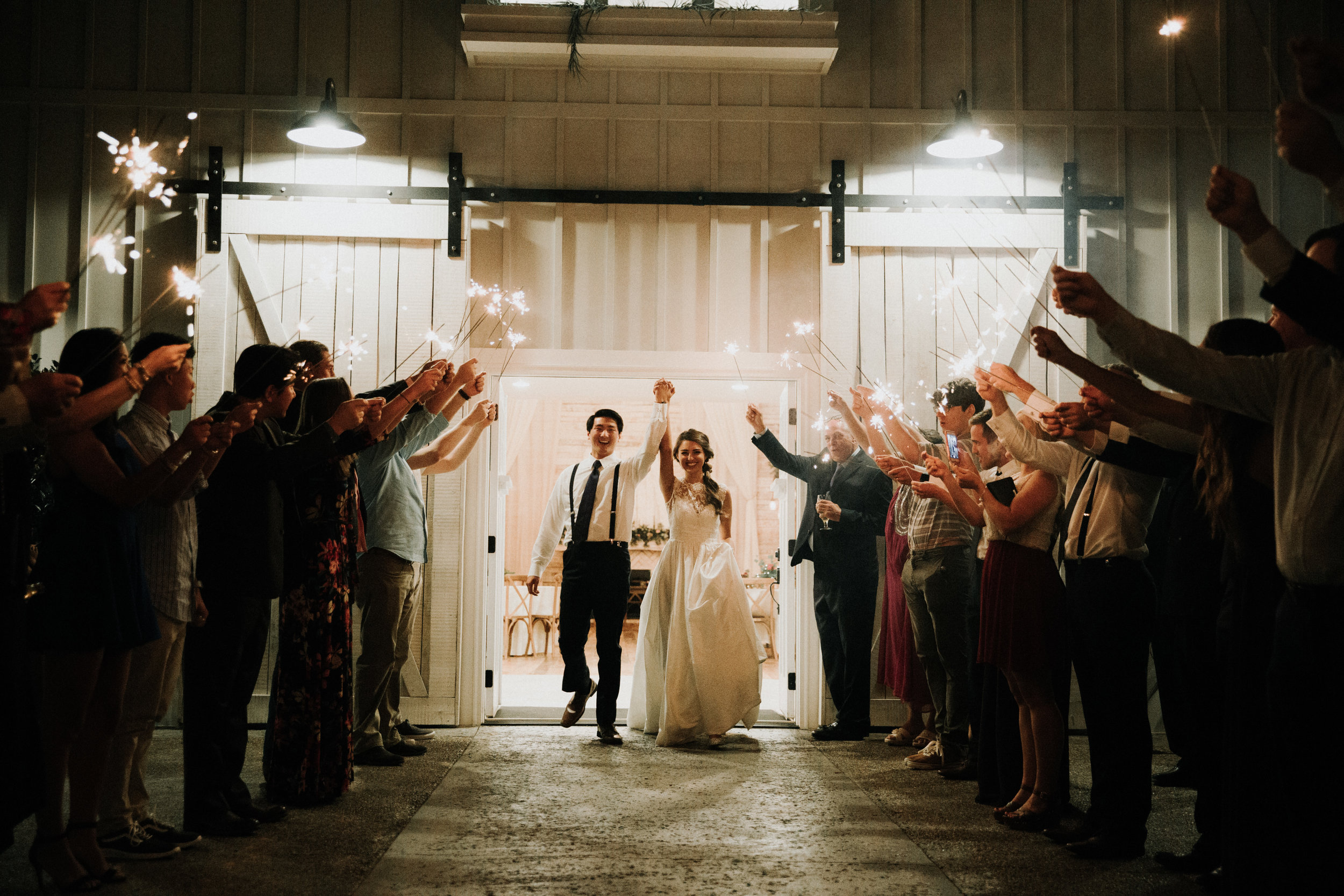 Gorgeous Wedding Photos - Athens, Tennessee Barn Wedding -- The Overwhelmed Bride Wedding Blog